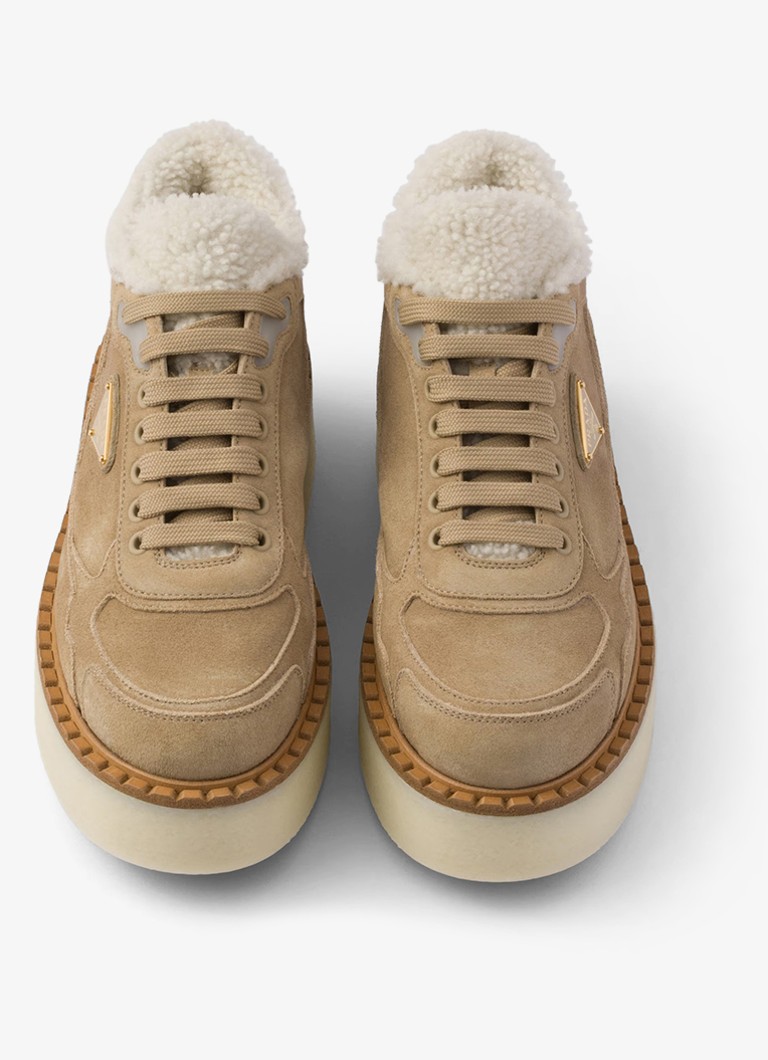 Prada Sneaker van suède stretla schapenvacht