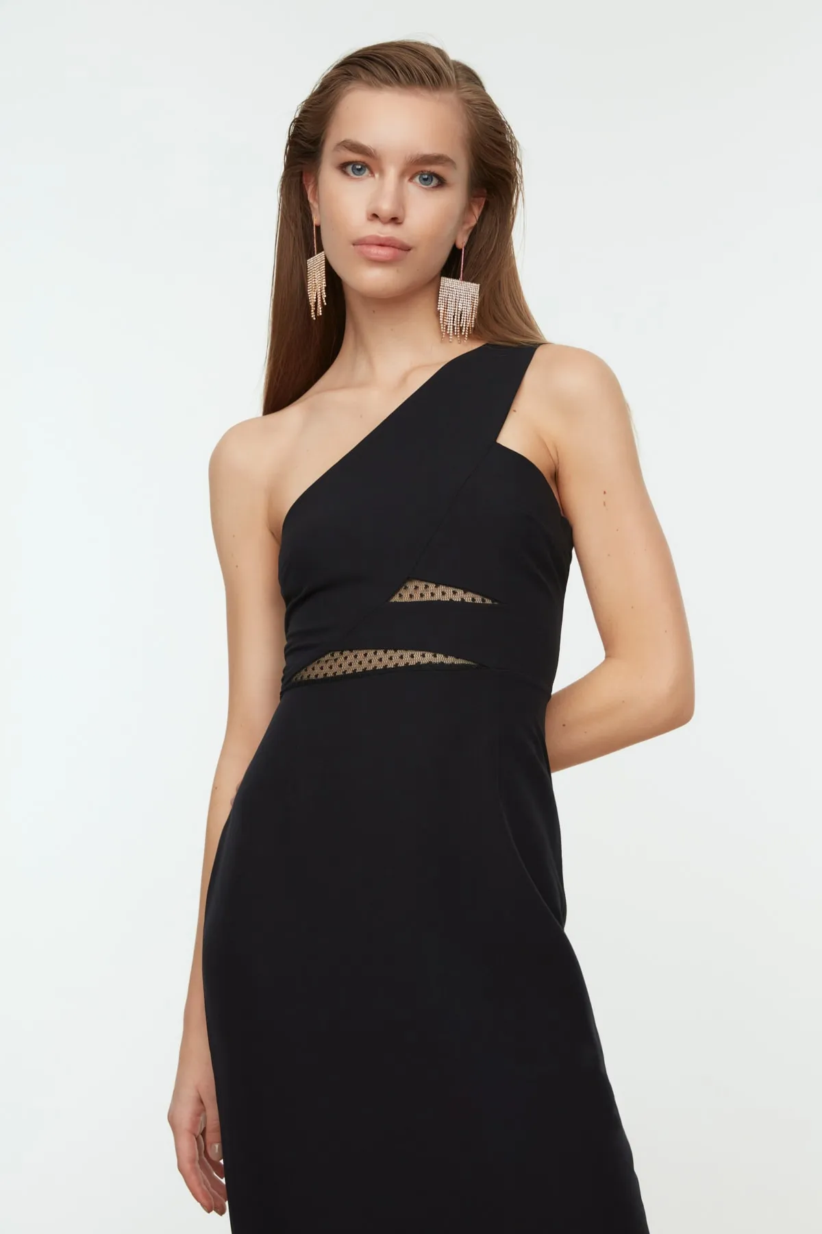 Trendyol Collection  Schwarzes langes Abendkleid mit gewebtem Fenster/Ausschnitt-Detail TPRSS21AE0066