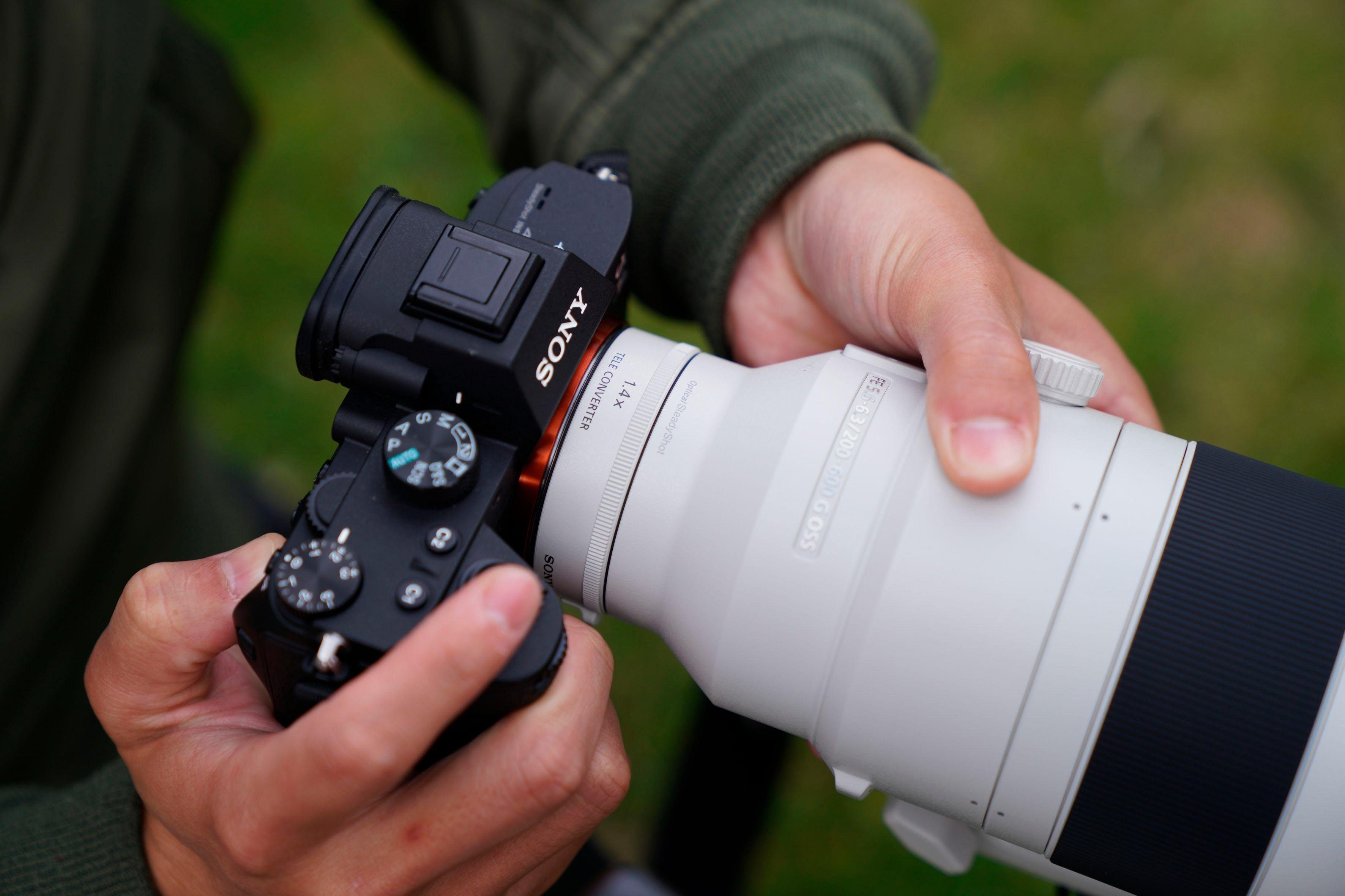 Sony SEL-200600G E-Mount Super-Telezoom Objektiv, (E 200-600mm F5.6-6.3, APS-C)