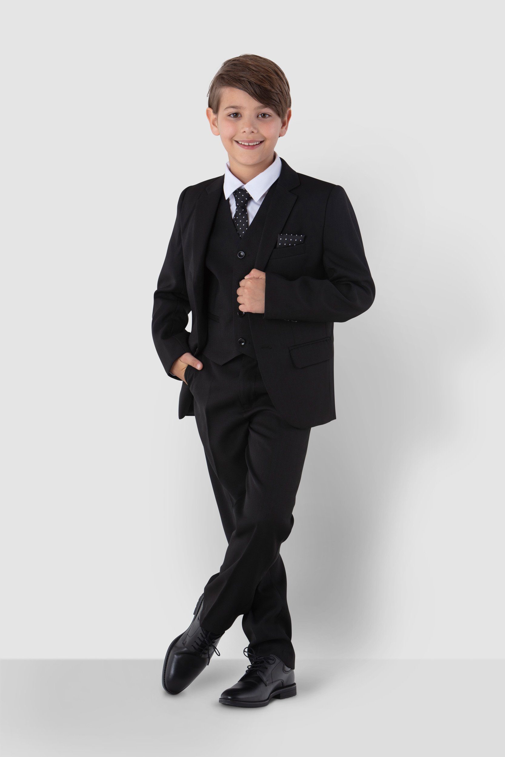 Melli-Trends Kinderanzug Kommunionanzug Jungen Anzug 6-teilig in Schwarz (Set: Sakko, Weste, Hemd, Hose, Krawatte und Einstecktuch) festlich, elegant
