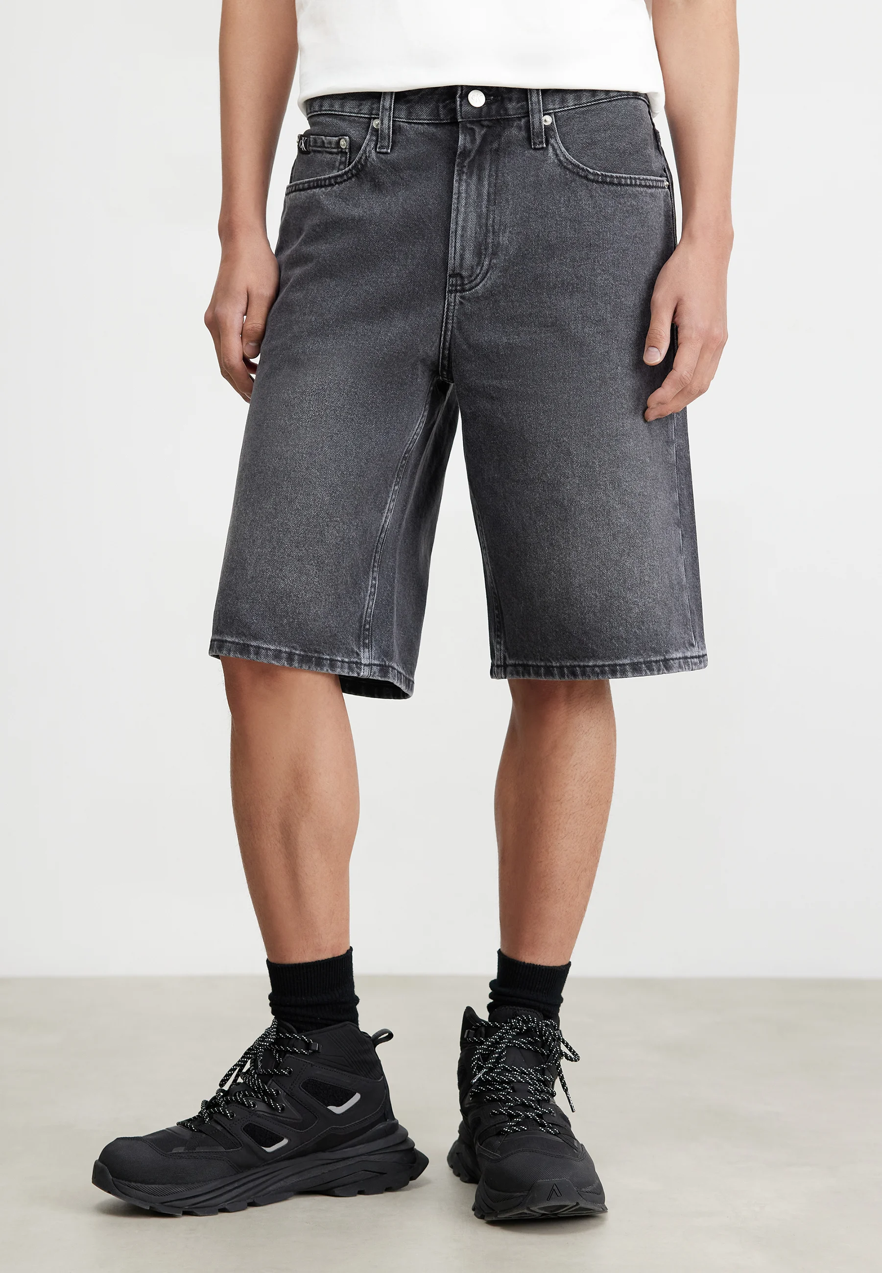 Calvin Klein Jeans 90'S LOOSE SHORT - Pantalones cortos vaqueros