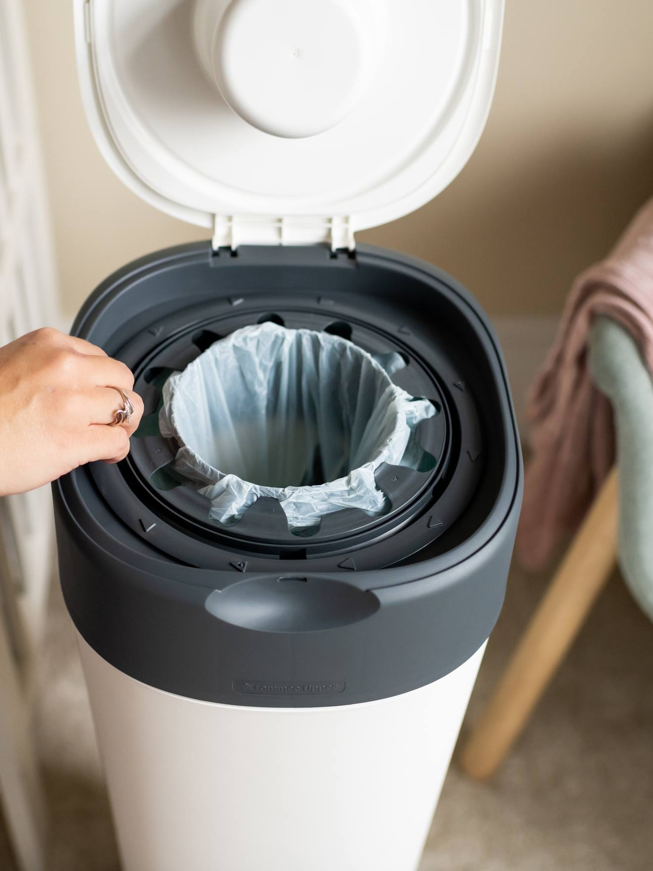 Poubelle Twist & Click XL Tommee Tippee Sangenic blanc