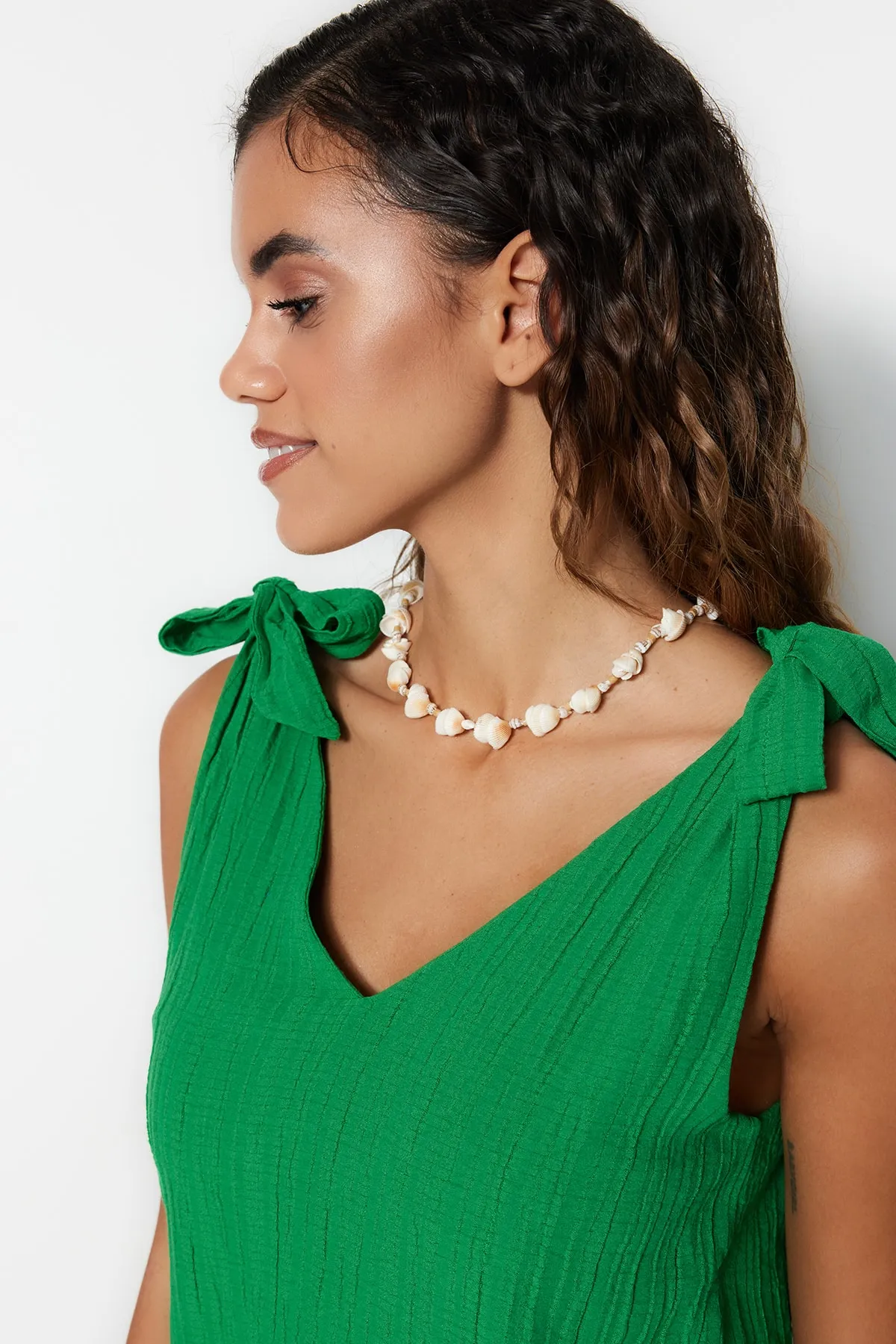 Trendyol Collection  Grünes, gewebtes Mini-Strandkleid zum Binden TBESS23EL00108