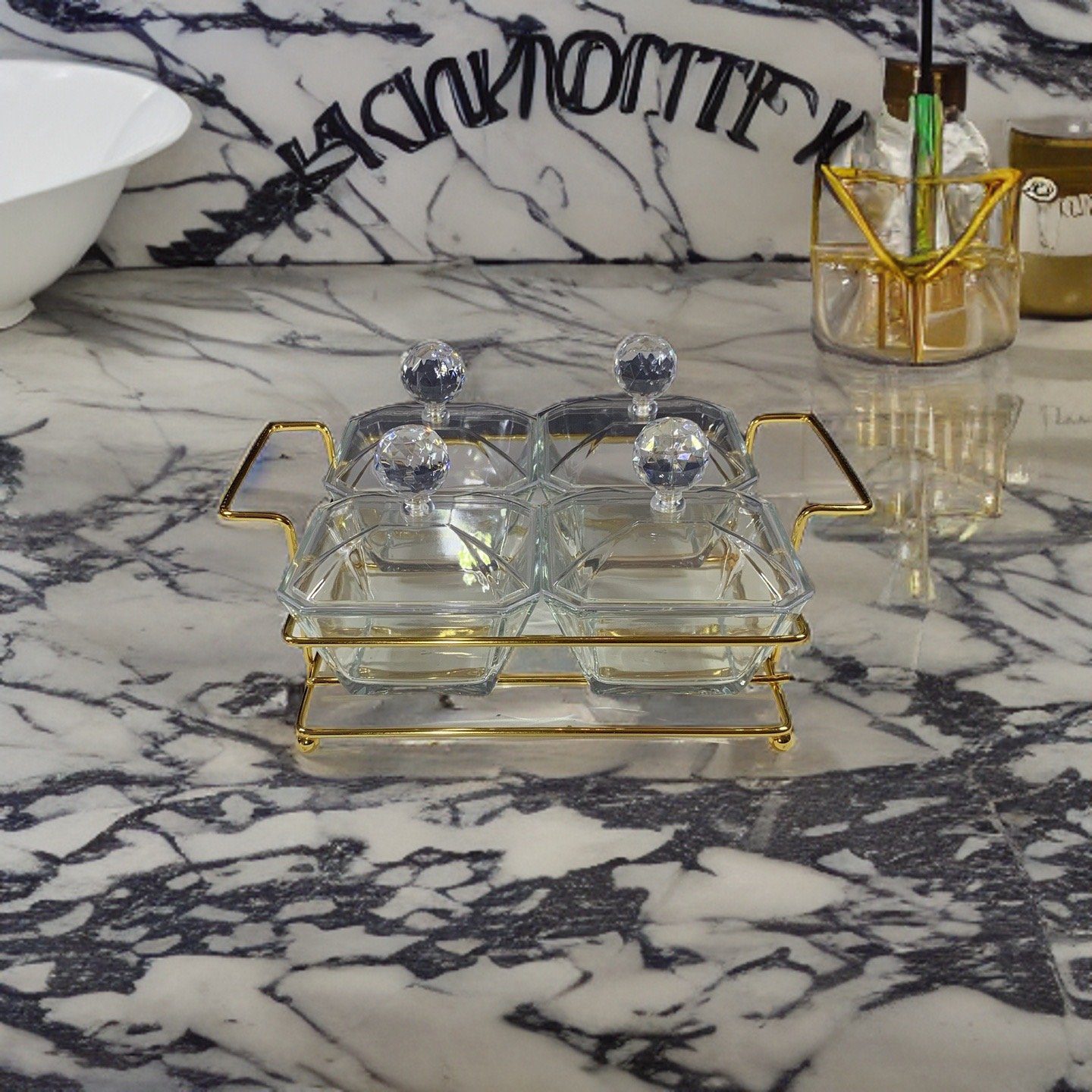 VADI HOME Frühstücks-Set The Best Servierplatte mit tragbarer Metall Gitter goldfarbig (9-tlg), Mit Glasschale und Plastik Deckel
