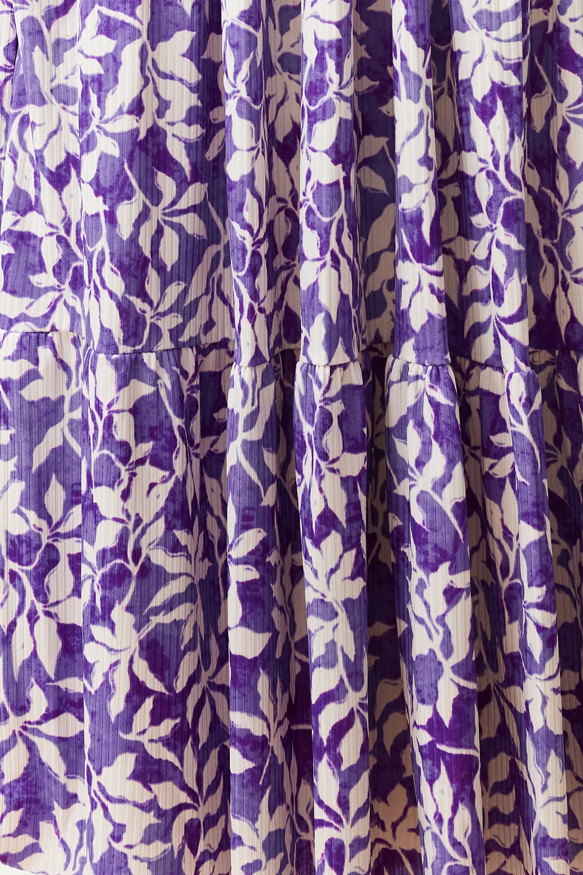 Trendyol Collection  Dunkelviolettes, florales A-Linien-Maxikleid mit V-Ausschnitt und ärmellosem A-Linien-Polyester-Camisole-Maxikleid TWOSS22EL1588