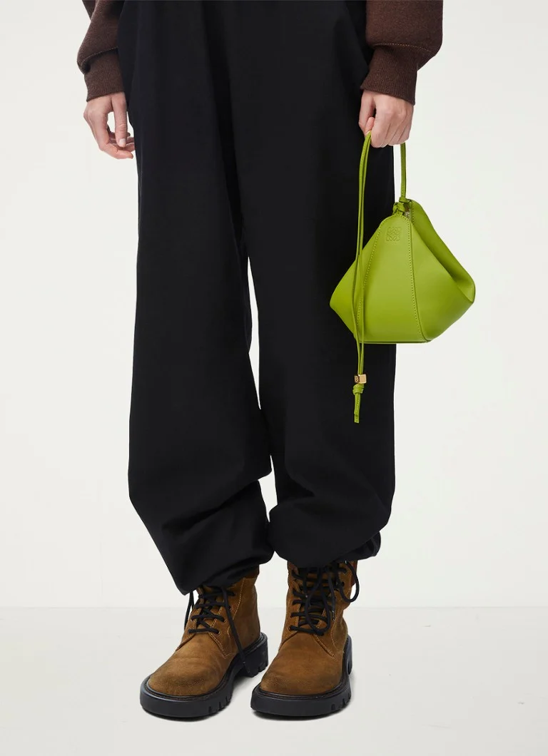 LOEWE Hammock Hobo plecu soma no teļādas