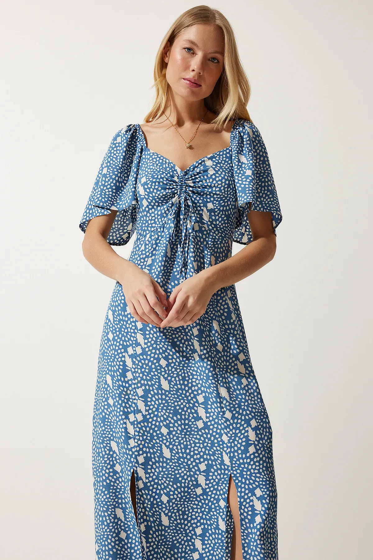 Happiness İstanbul  Indigoblaues, geschlitztes, detailliertes Volant-Viskosekleid UB00247 für Damen