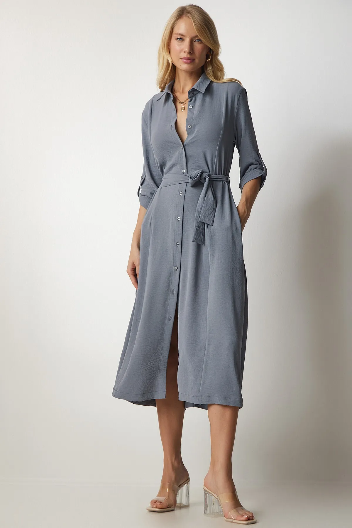 Happiness İstanbul  Graues Damen-Hemdkleid mit Gürtel DD01256