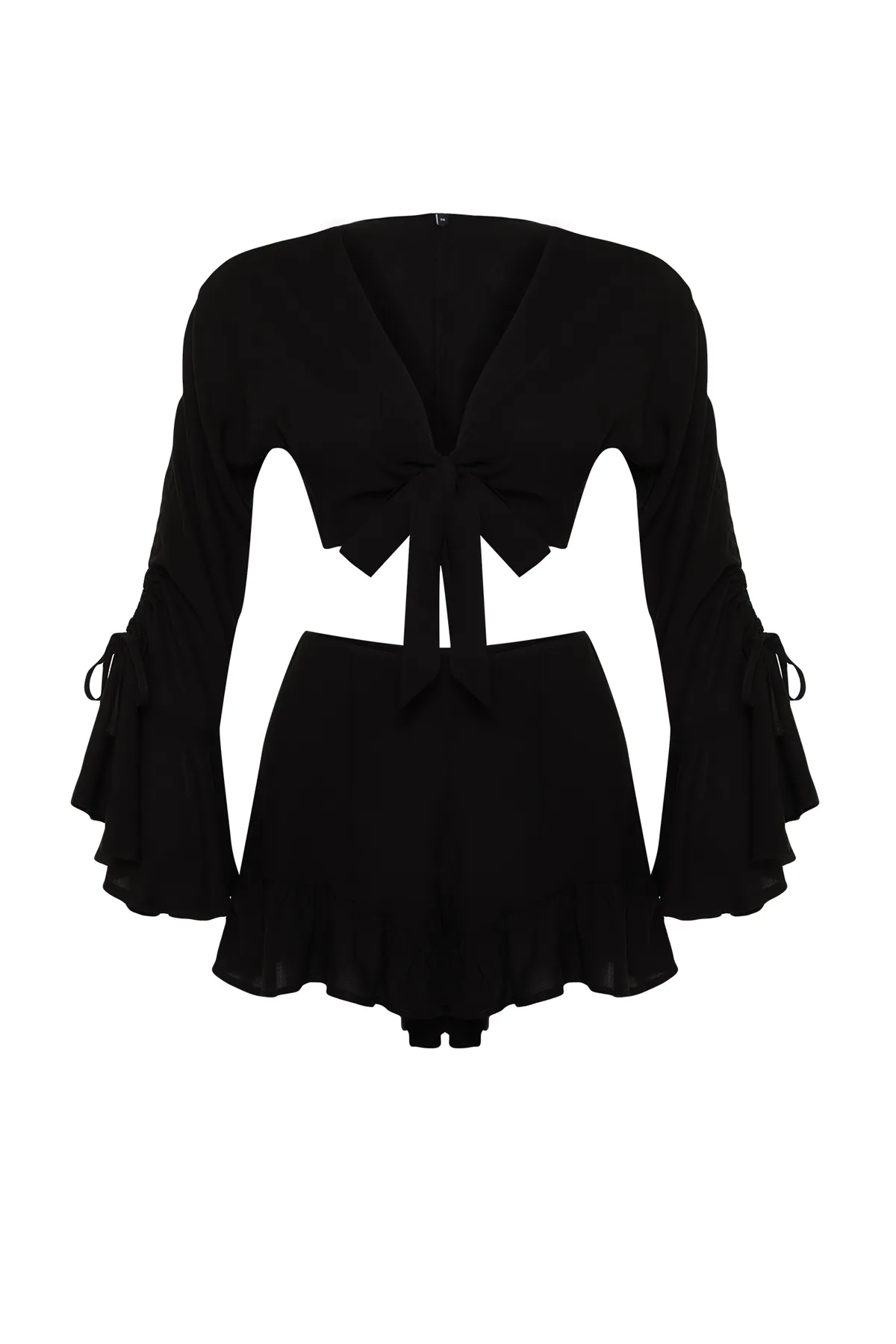 Trendyol Collection  Schwarzes Set aus gewebter Rüschenbluse und Shorts TBESS23AU00128
