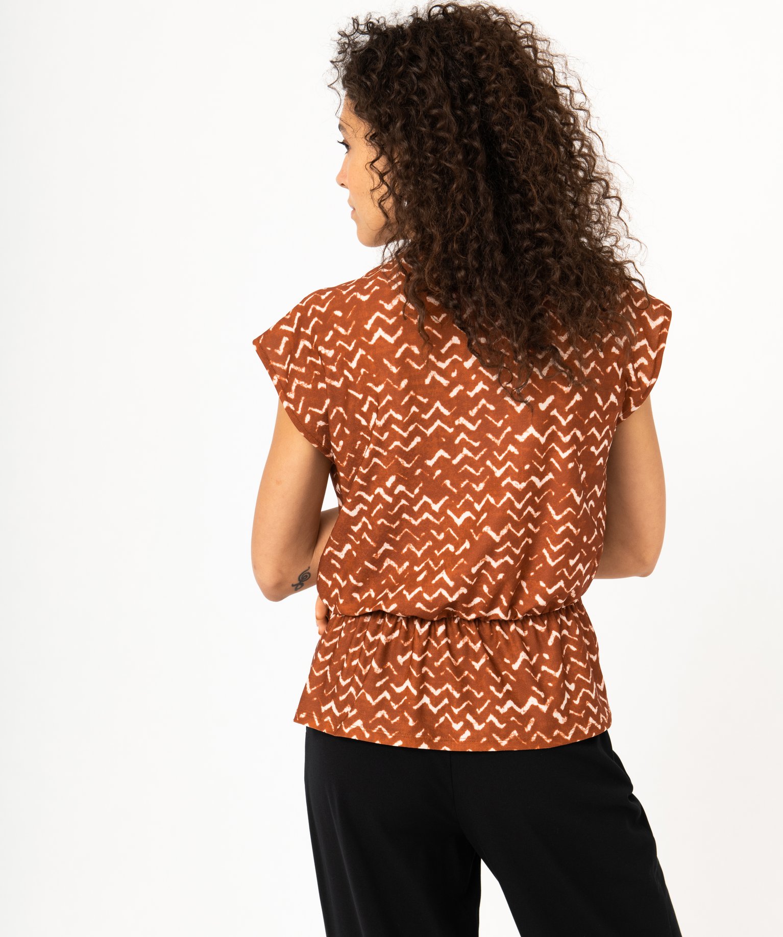 Tee-shirt à manches courtes forme cache-coeur femme imprime | GEMO
