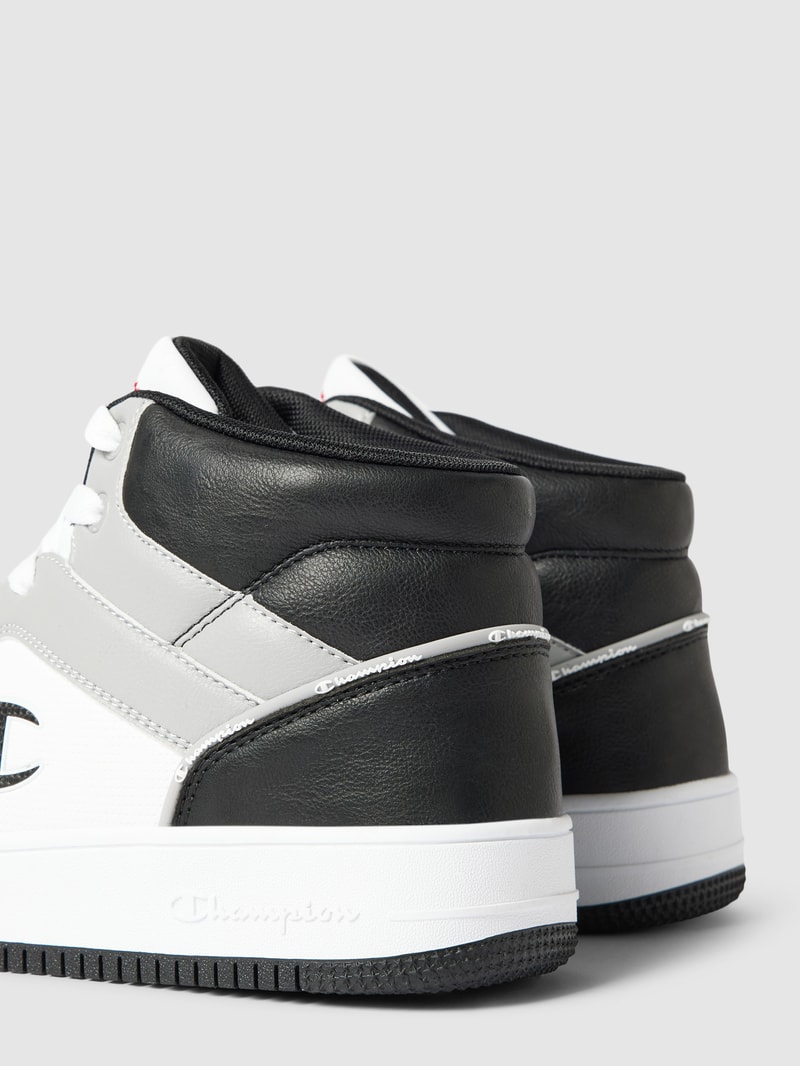 Sneaker mit Colour-Blocking-Design in hellgrau