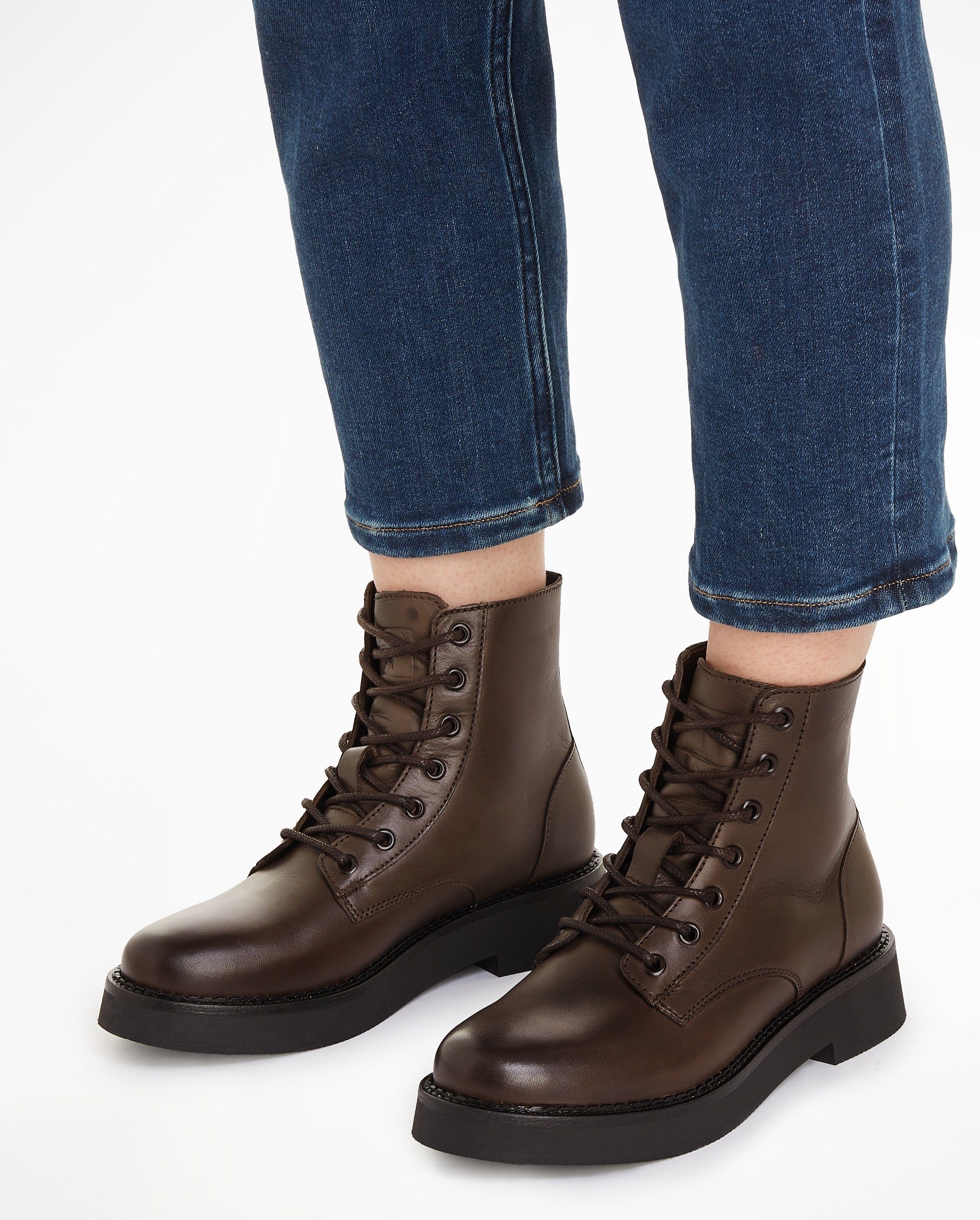 Tommy Jeans TJW LACE UP FLAT BOOT Schnürboots mit Logo an der Anziehlasche