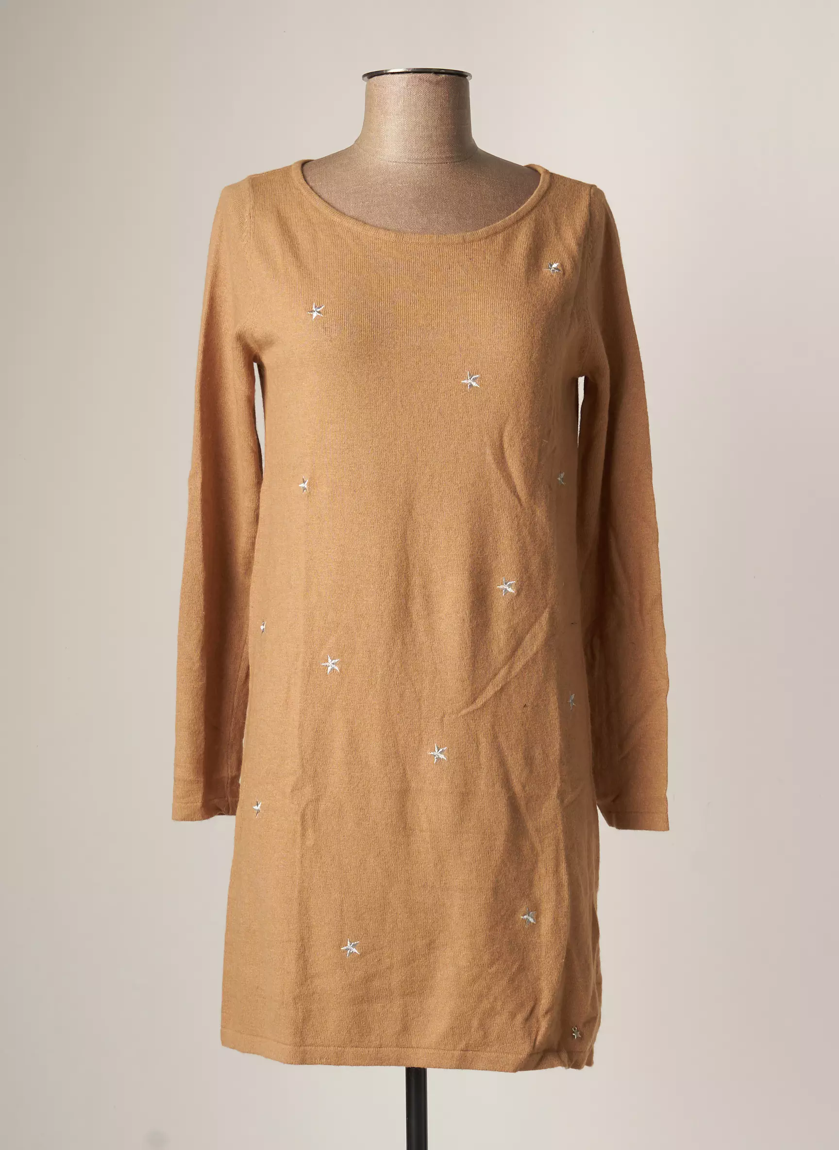 Des Petits Hauts Robes Pulls Femme couleur beige