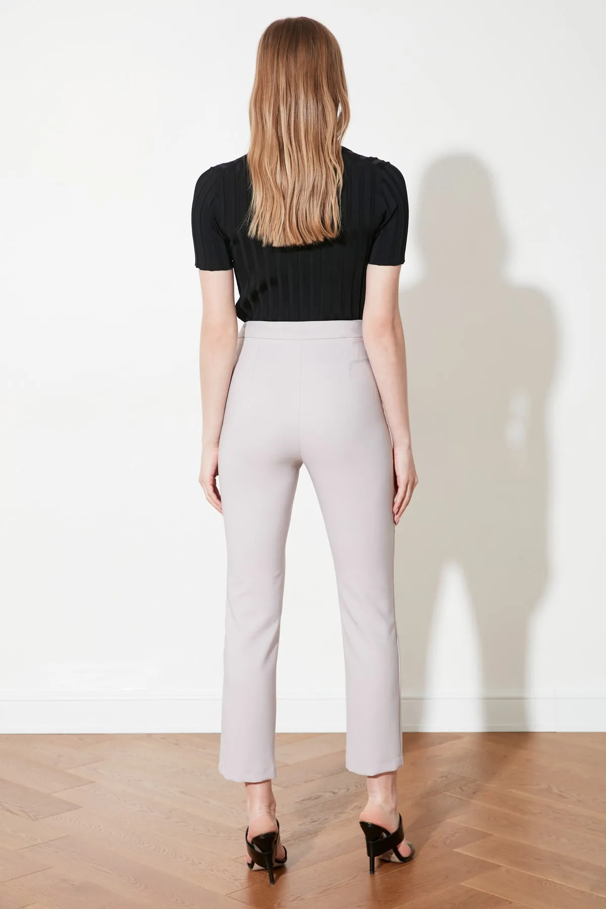 Trendyol Collection  Graue gewebte Zigarettenhose TWOSS20PL0075