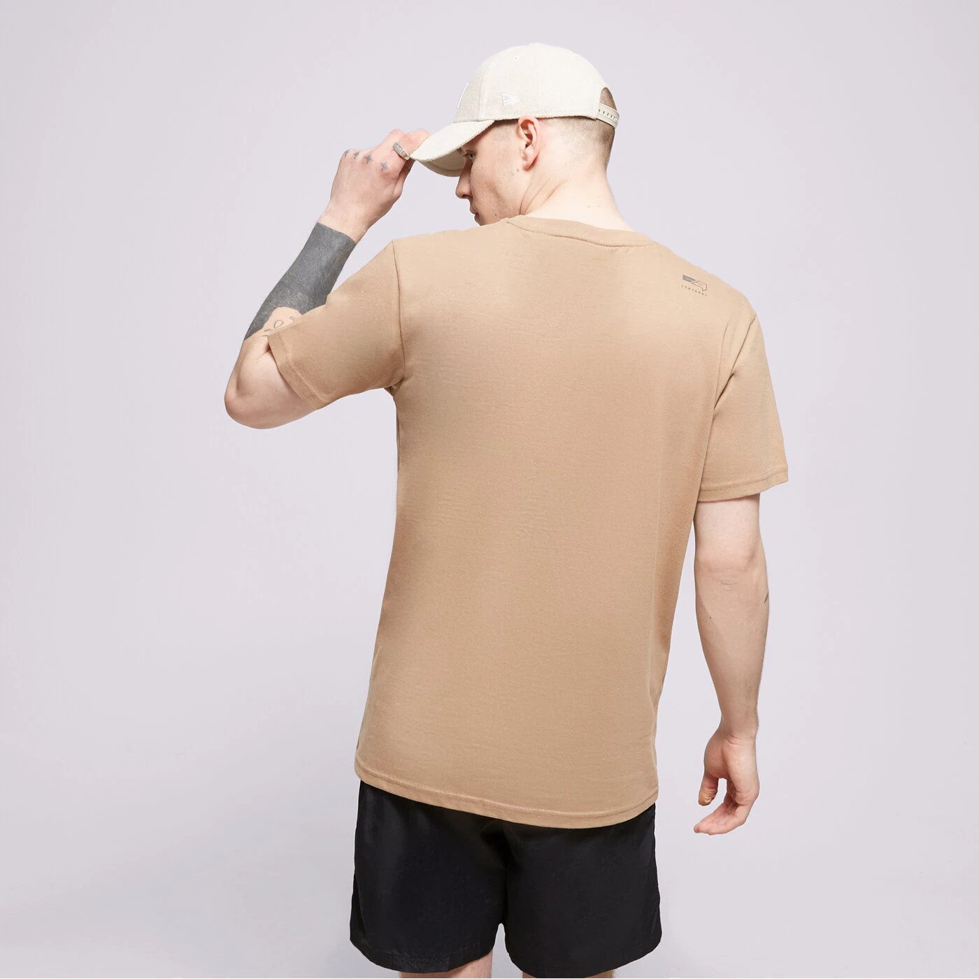 CONFRONT T-SHIRT SMALL LOGO BROWN Braun