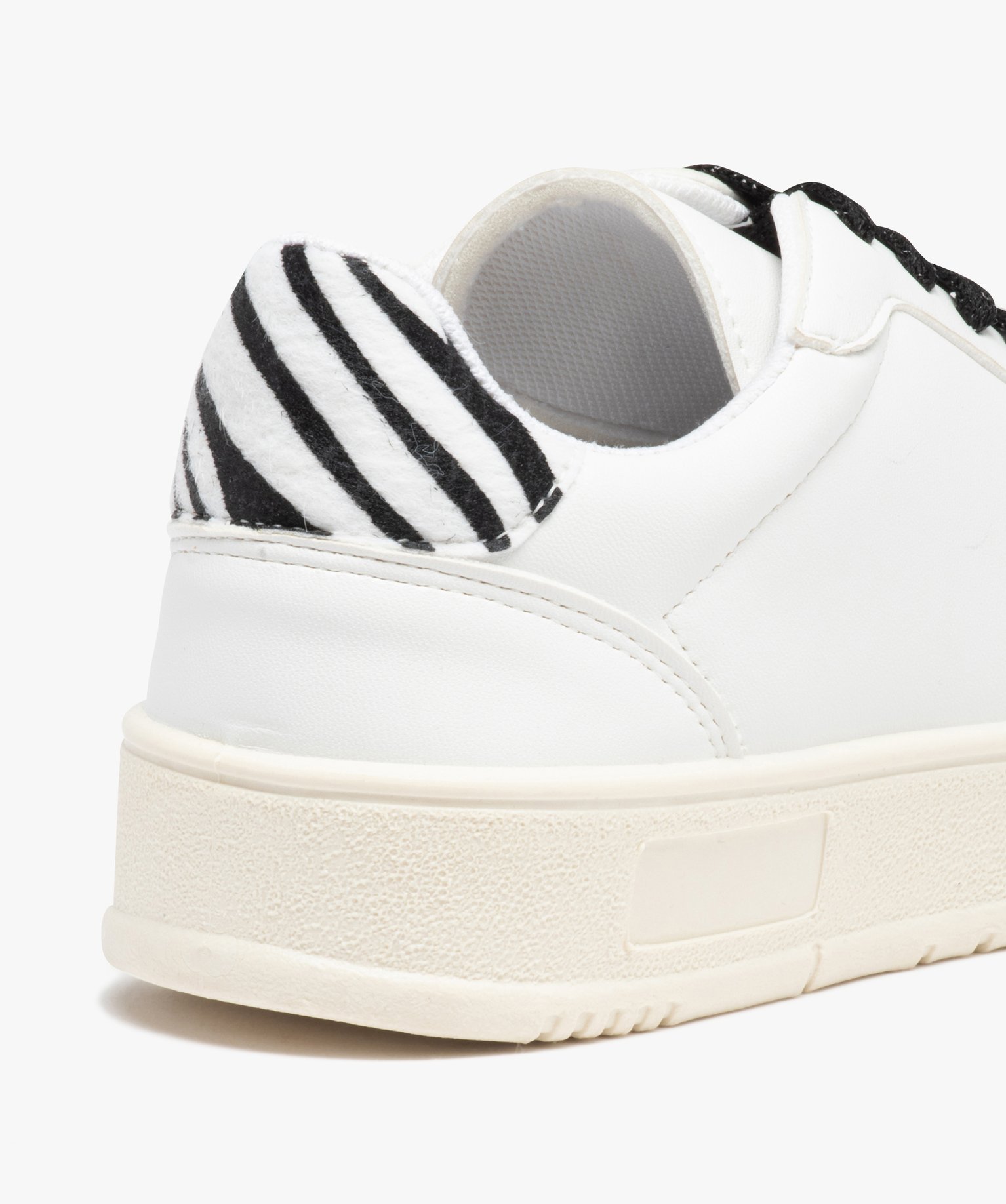 Baskets femme unies avec contrefort zébré blanc | GEMO