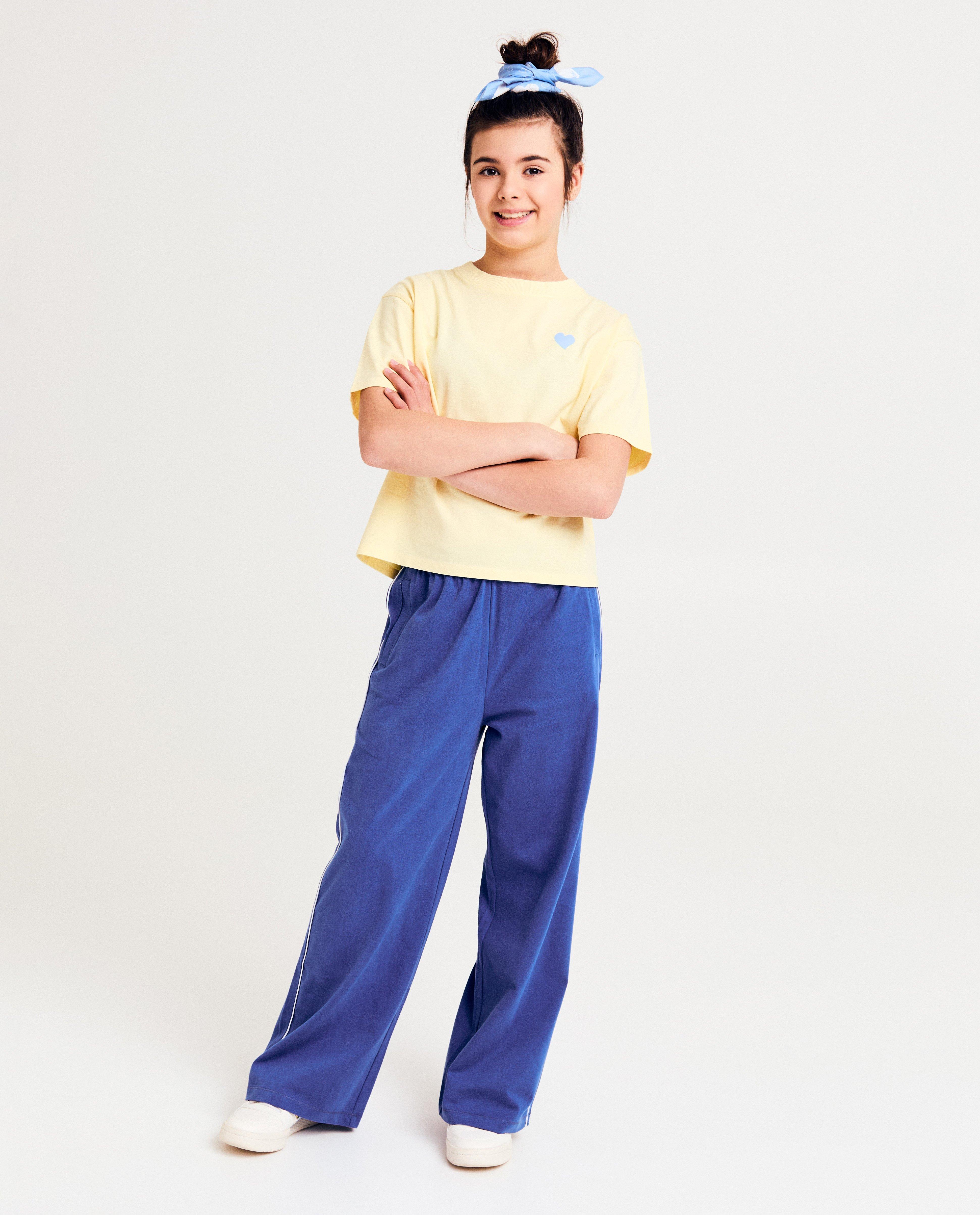 Pantaloni de trening Blue Fish & Chips cu bordură decorativă