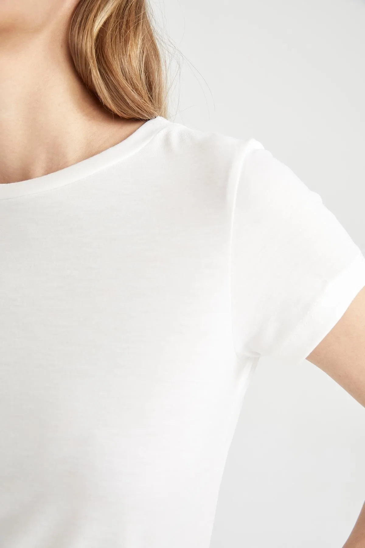 DeFacto  Kurzarm-T-Shirt mit normaler Passform und Rundhalsausschnitt