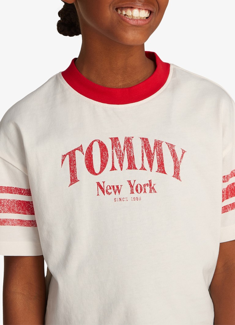 Tommy Hilfiger -t-paita, jossa on logopainatus