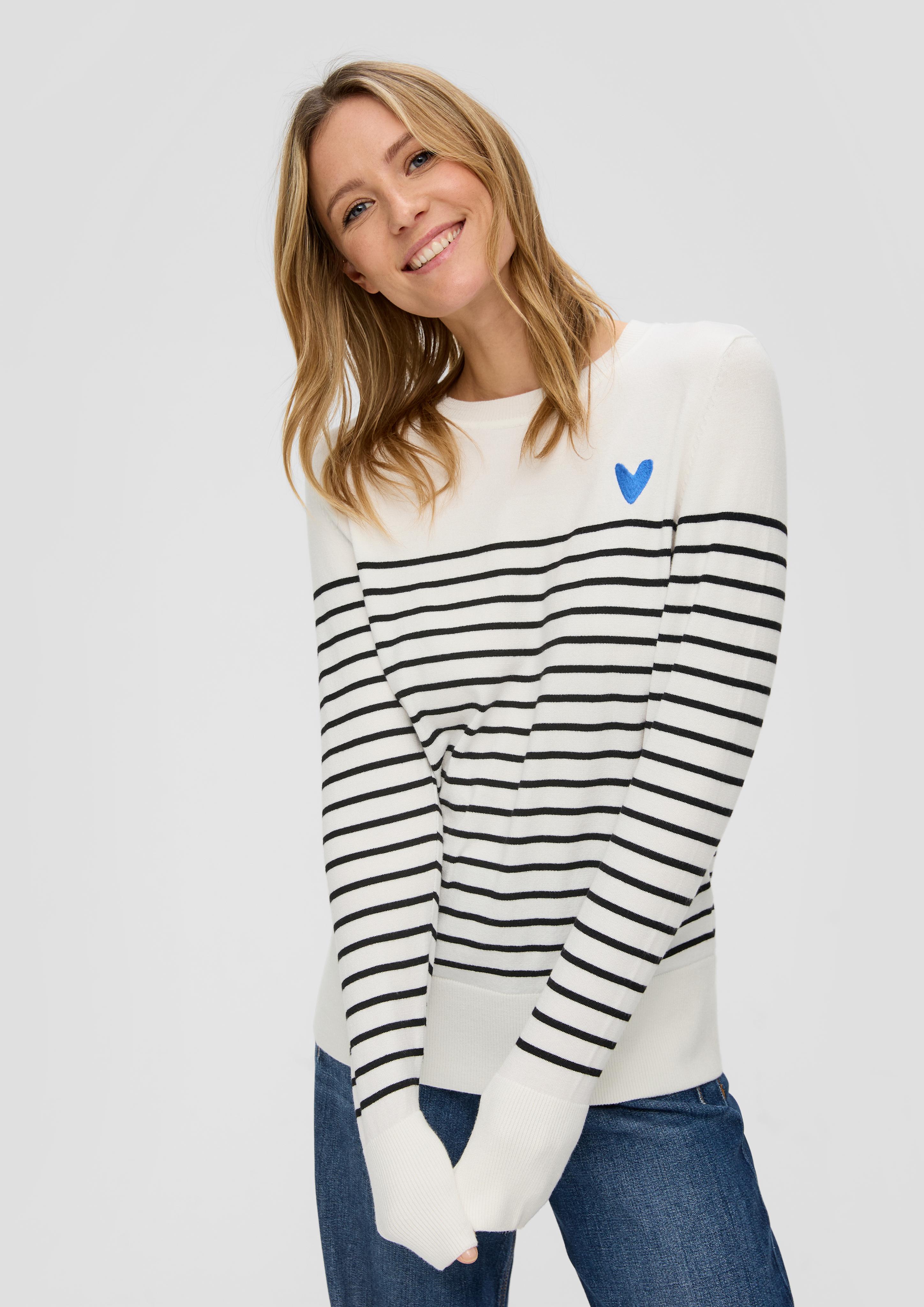 Ringelpullover mit kleiner Stickerei  2141234-99G3