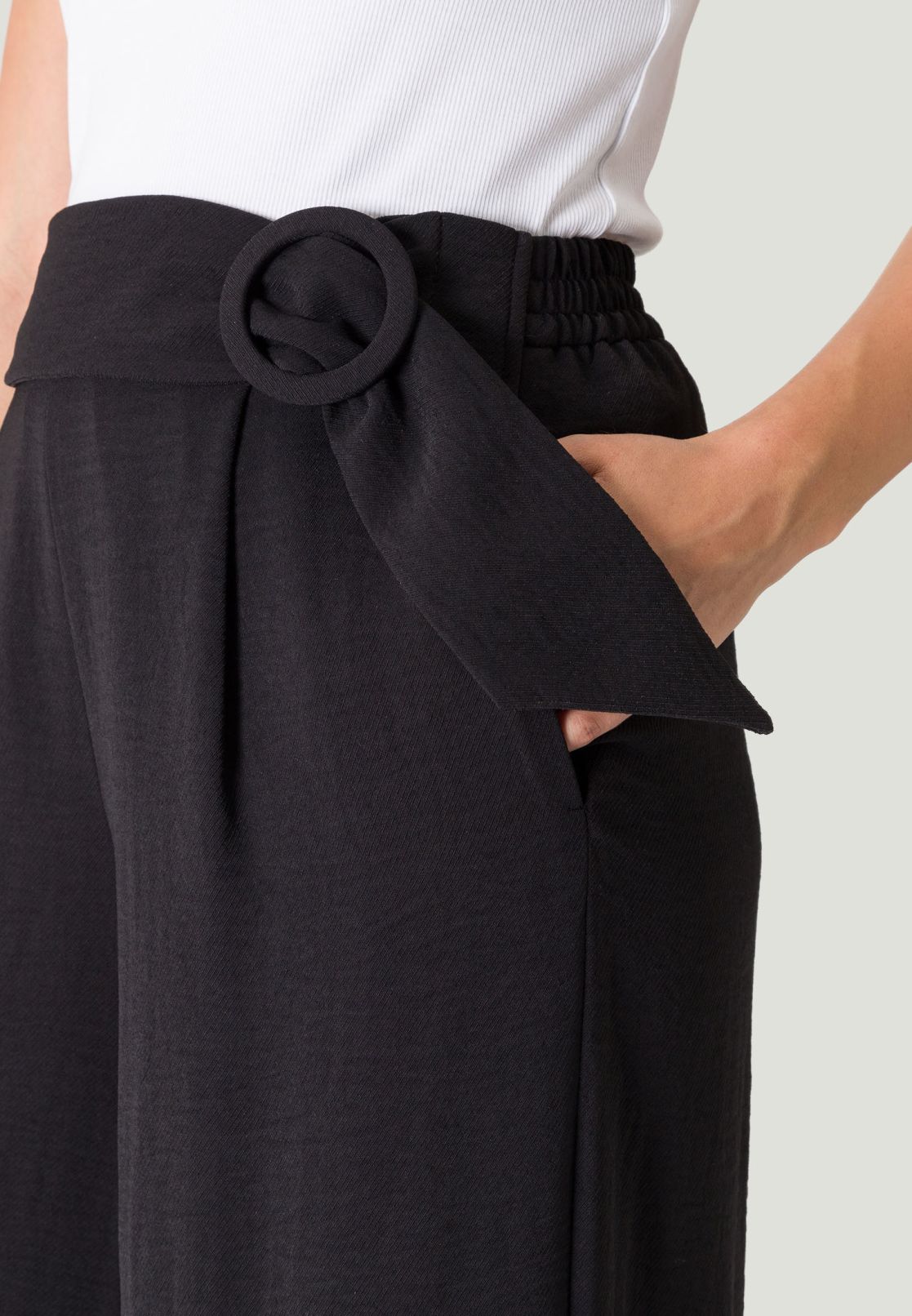 Culotte mit Gürtel