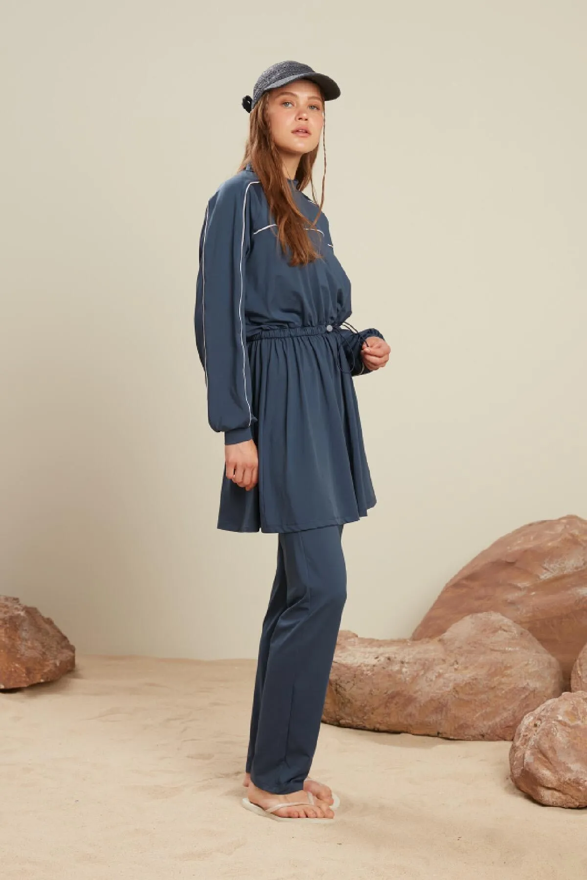 Manuka  HIJAB-BADEHOSE MIT GERADE BEIN, MARINEBLAU