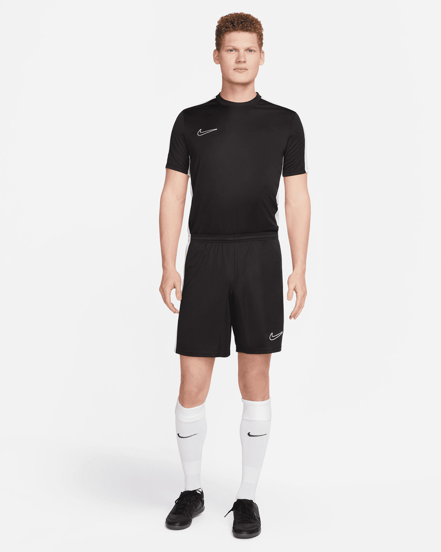 Futbalové šortky Nike Academy M DV9742-010