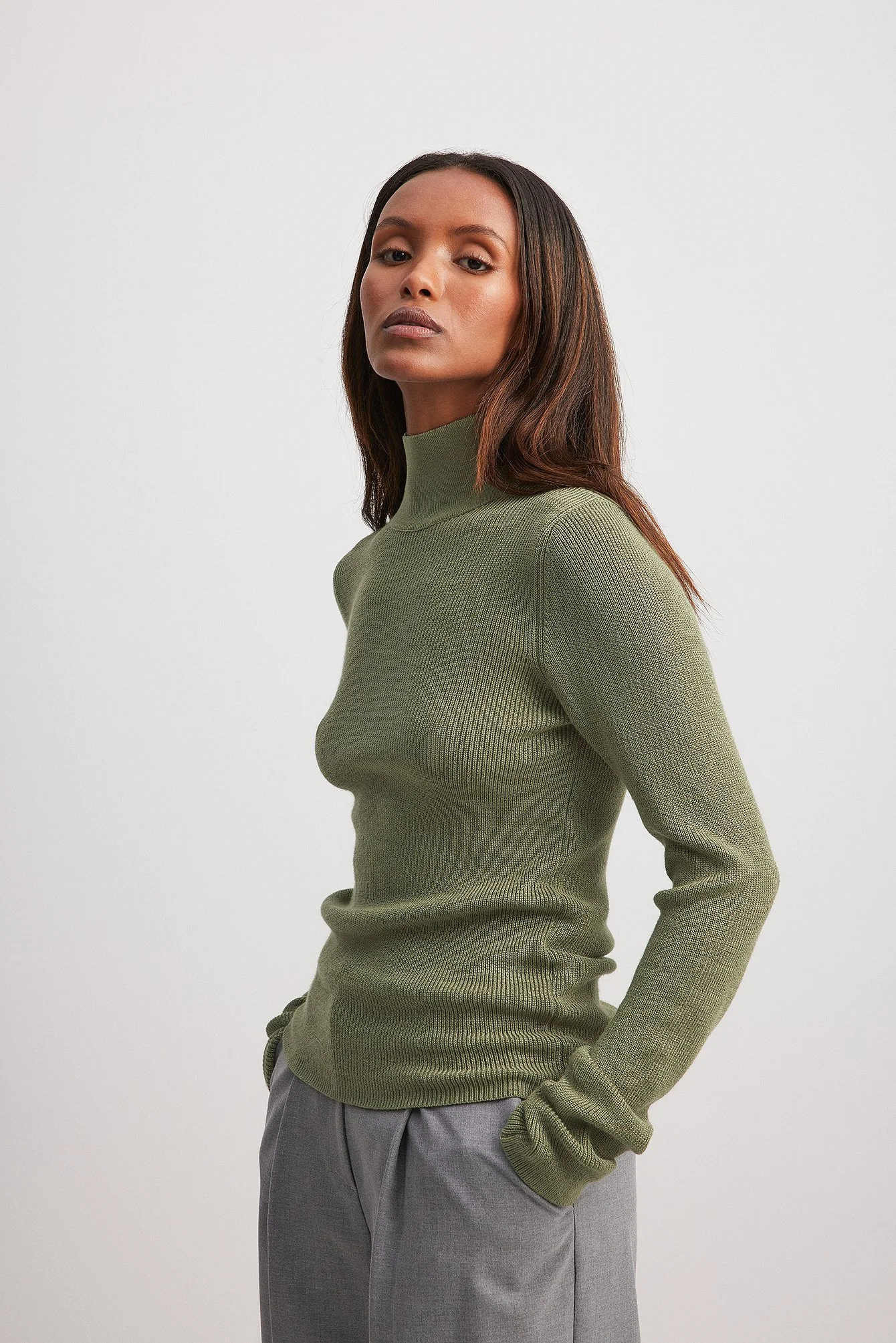Langärmeliger Rollkragenpullover mit Rippenstrick