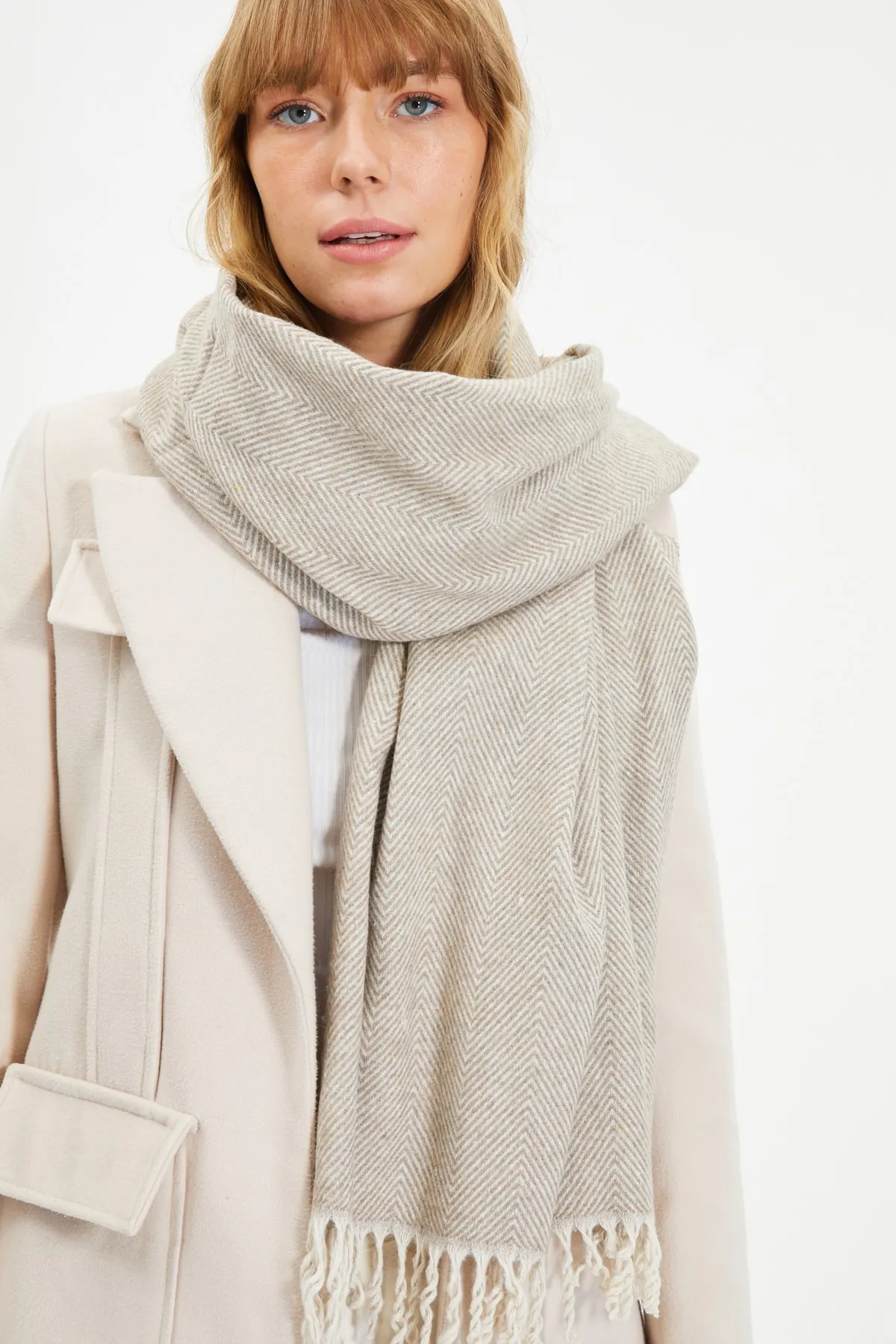 Trendyol Collection  Weicher strukturierter Nerzschal für Damen TWOAW22AT0039