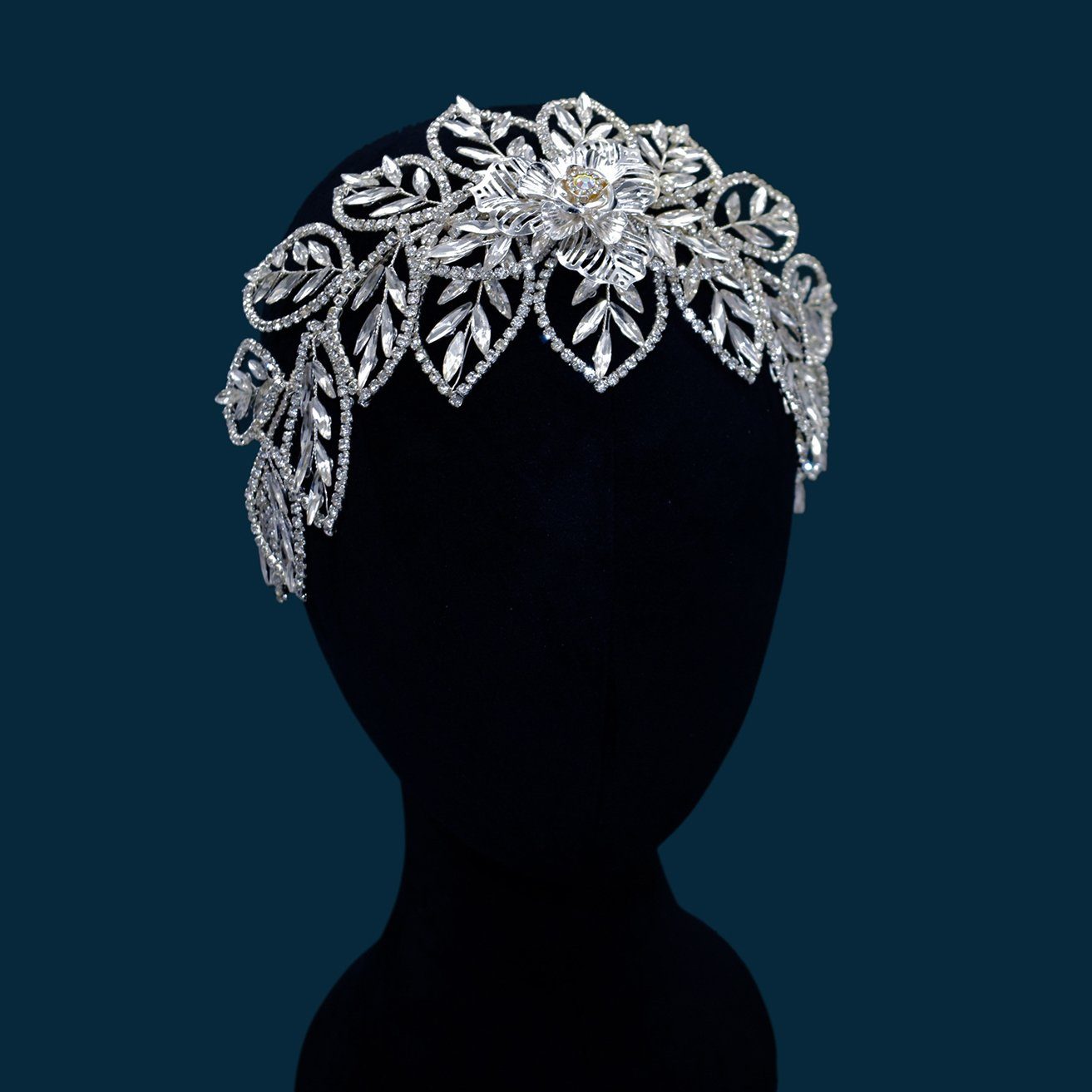 HOHEA H Haarband Silberner Haarschmuck, Blumenhaarnadeln, Kristallkrone, 1-tlg., Silberne Haaraccessoires sind elegante Haaraccessoires für Frauen, Kristall-Stirnband, Hochzeits-Haarschmuck, Braut-Haarschmuck