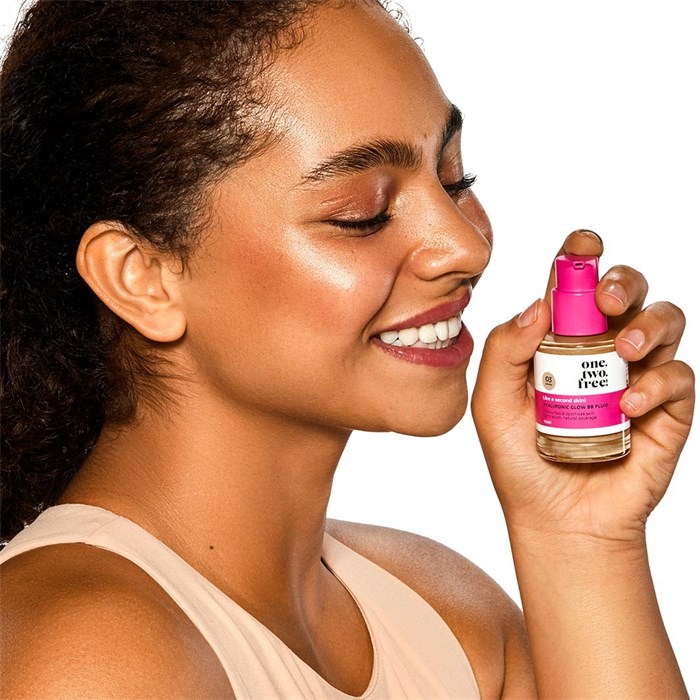Hyaluronic Glow BB Fluid