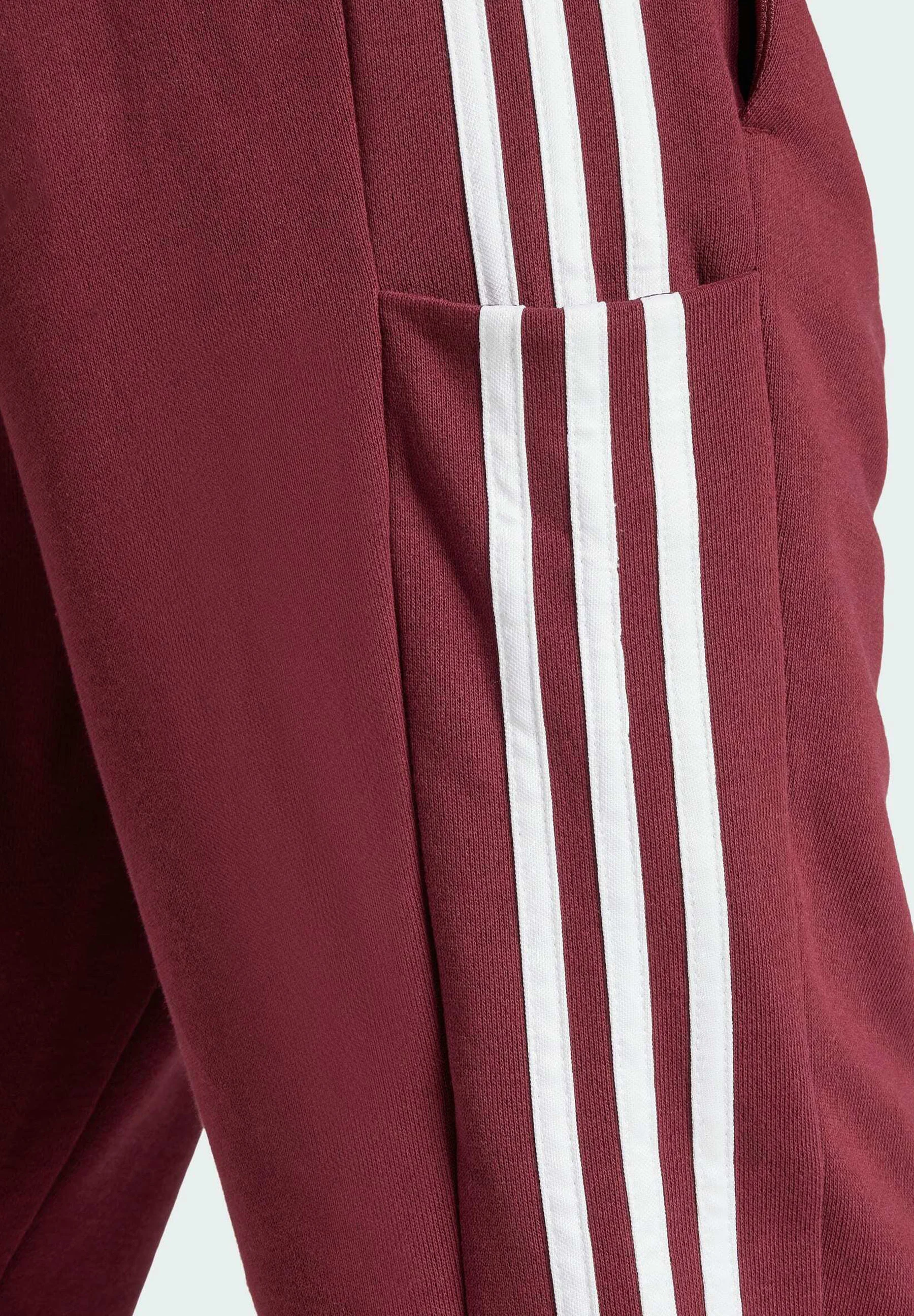 adidas Sportswear ESSENTIALS TAPERED CUFFED 3-STRIPES - Pantalón deportivo