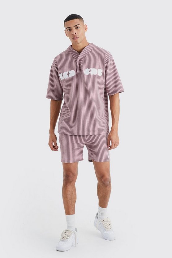 Oversize Nadelstreifen Baseball-Poloshirt & Shorts