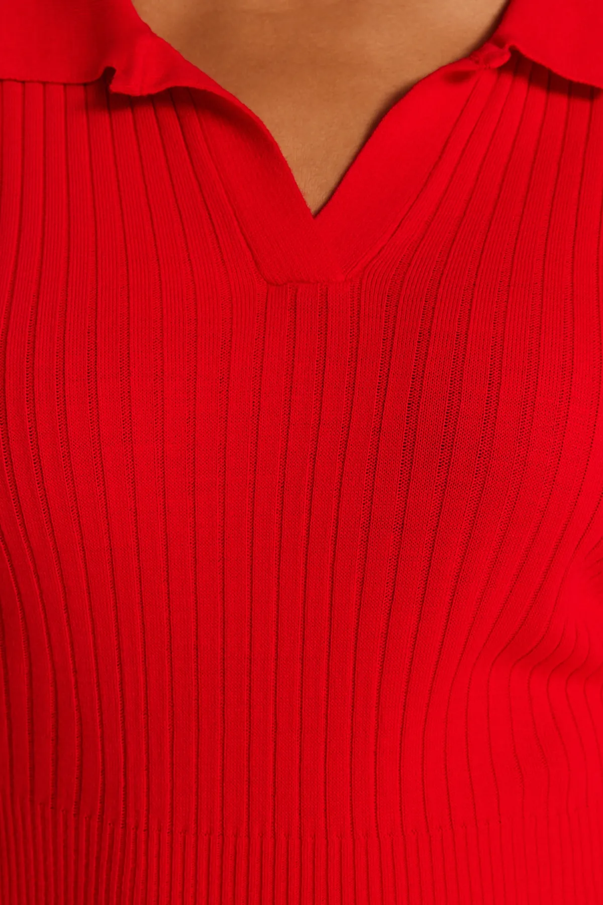 Trendyol Curve  Rotes Strickkleid mit Rollkragen