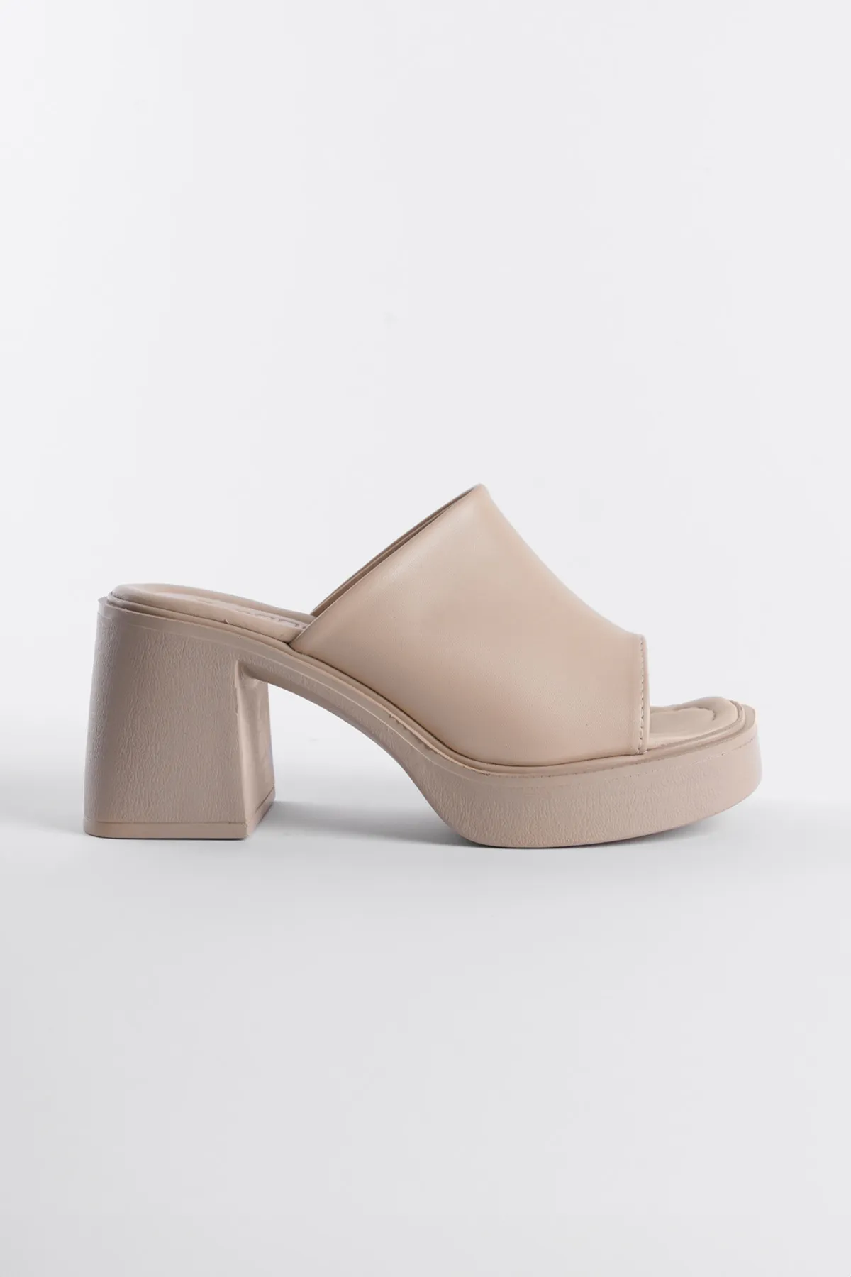 Capone Outfitters  Pantolette - Beige - Plateau Absatz