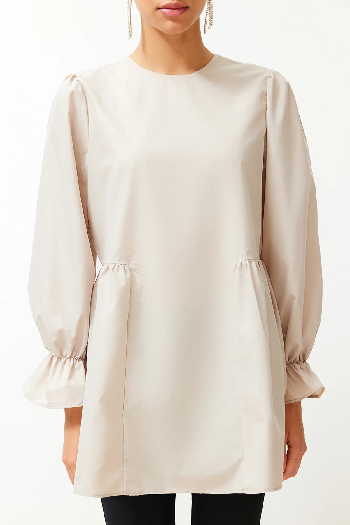 Trendyol Modest  Baumwoll-Tunika mit Perlenkragen und Steindetail TCTSS24UK00002