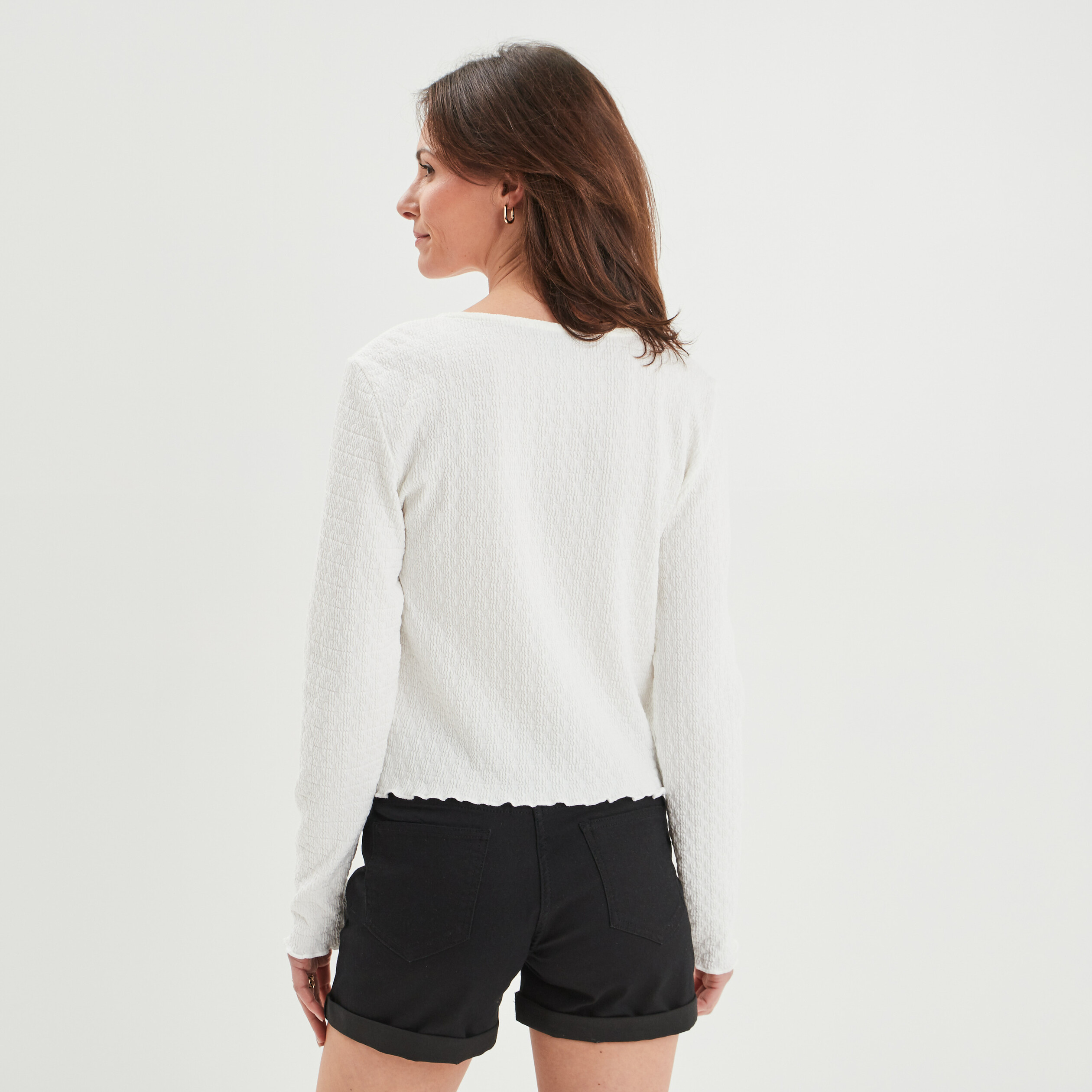 T-shirt manches longues avec boutons ivoire femme | La Halle