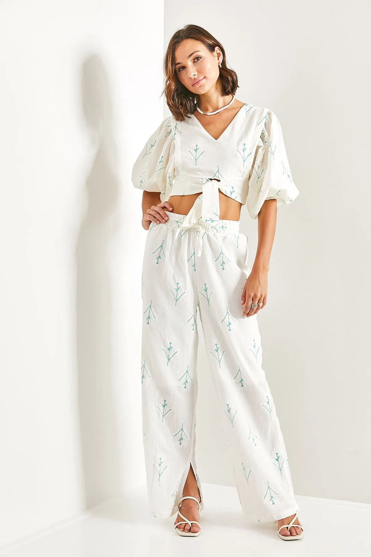Bianco Lucci  Damen-Set mit bauchfreier Bluse und Hose zum Binden