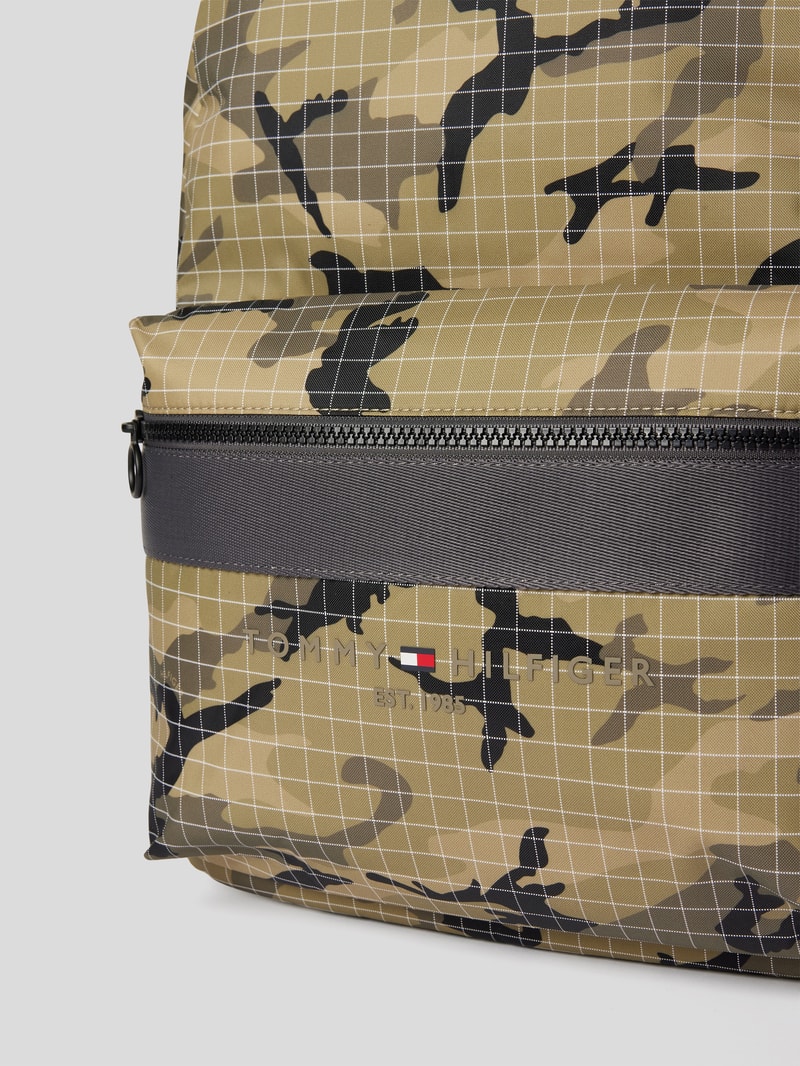 Rucksack mit Camouflage-Muster in khaki