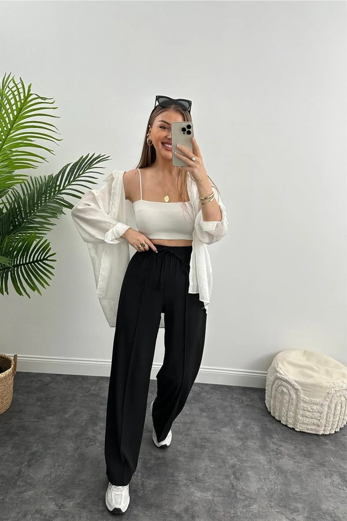 Laluvia  Schwarze Hose mit hohem Bund und elastischem Bund vorne