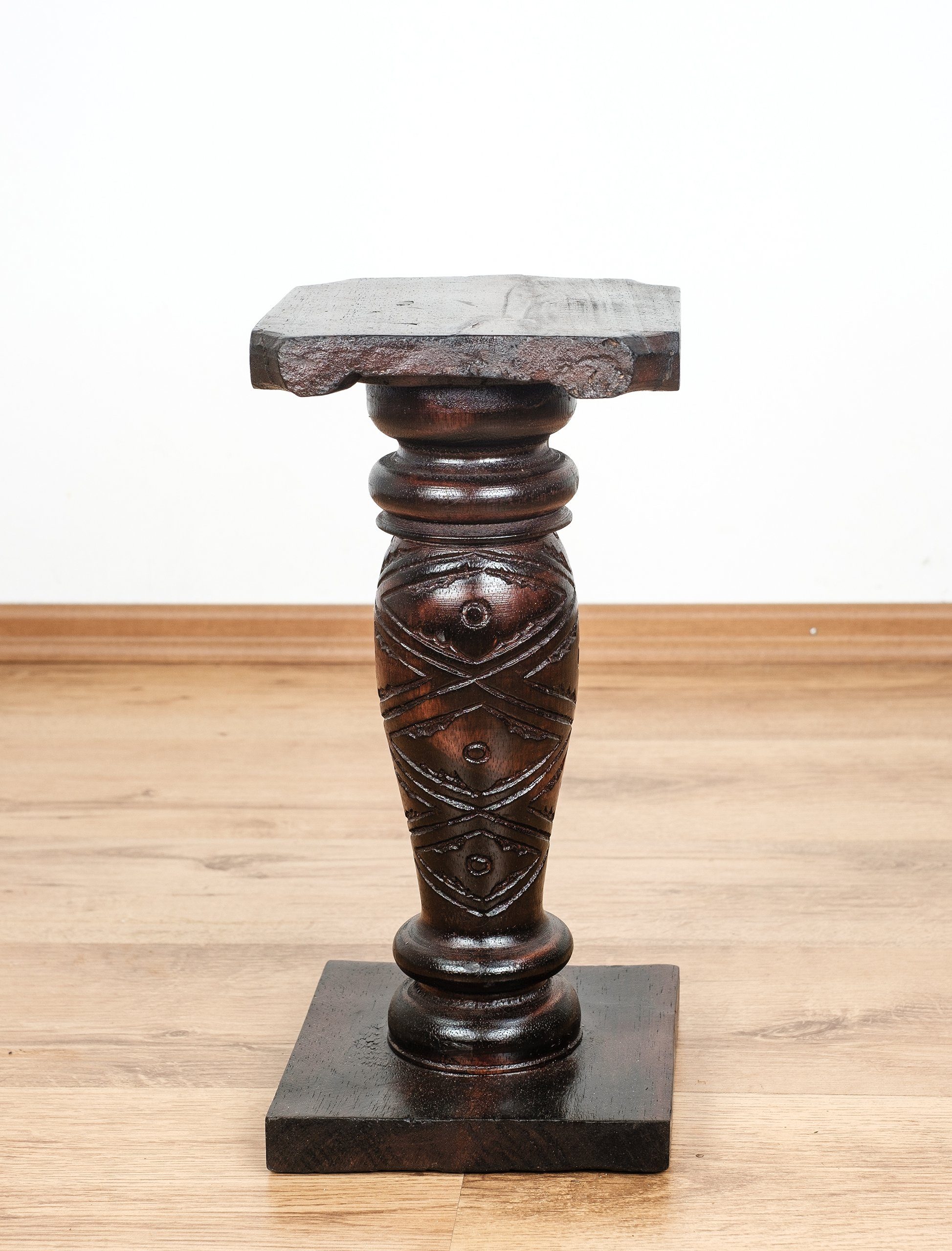 livasia Dekosäule Balinesische Säule aus Holz gemustert, handgefertigt, antik