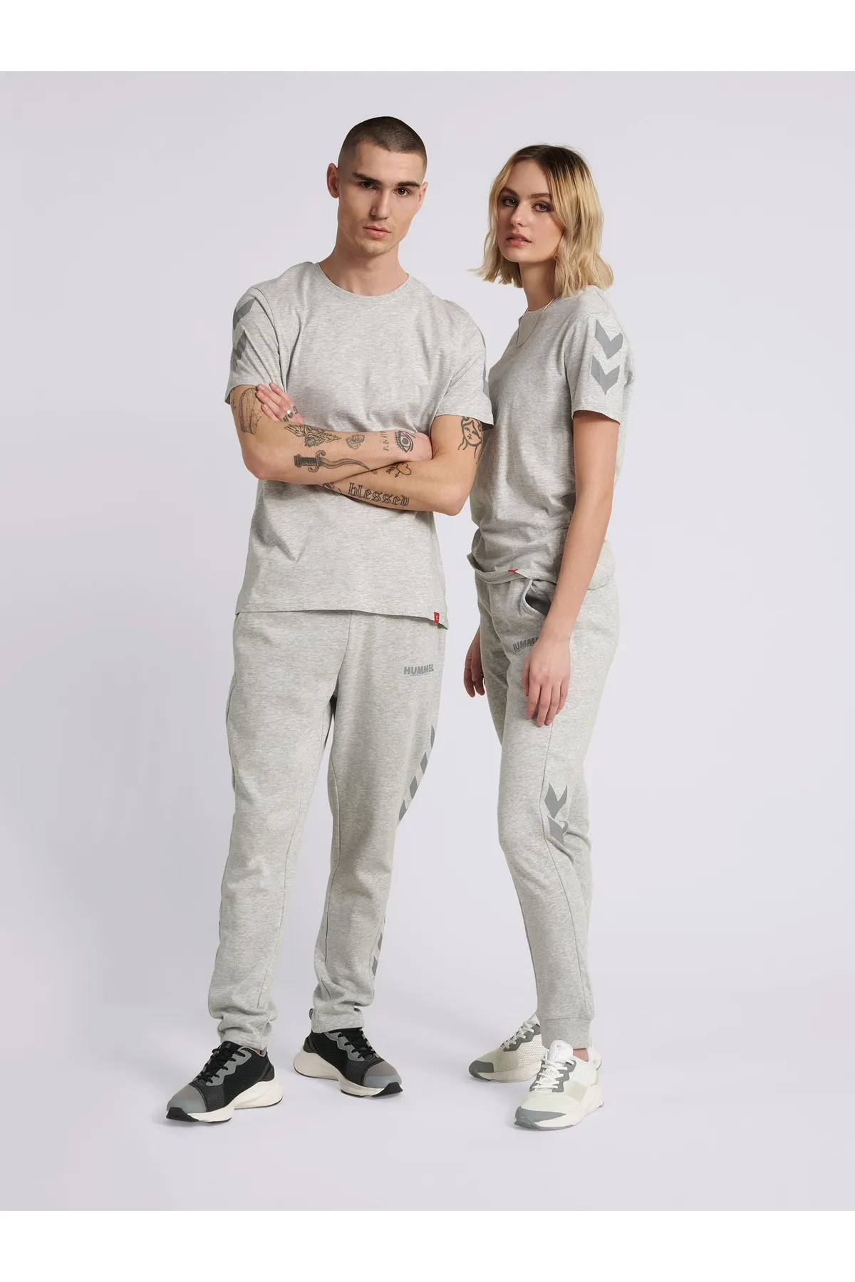 hummel  hmlLEGACY CHEVRON T-SHIRT