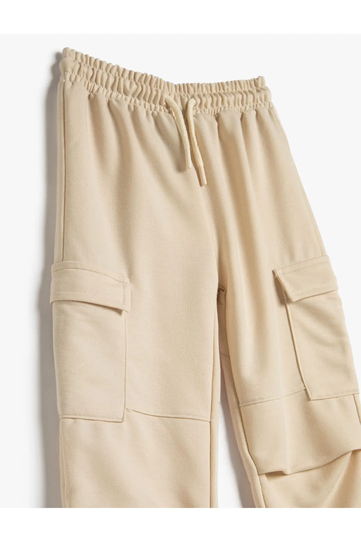 Koton  Cargo-Jogginghose mit Layer-Detail, Seitentaschen und Bindebund
