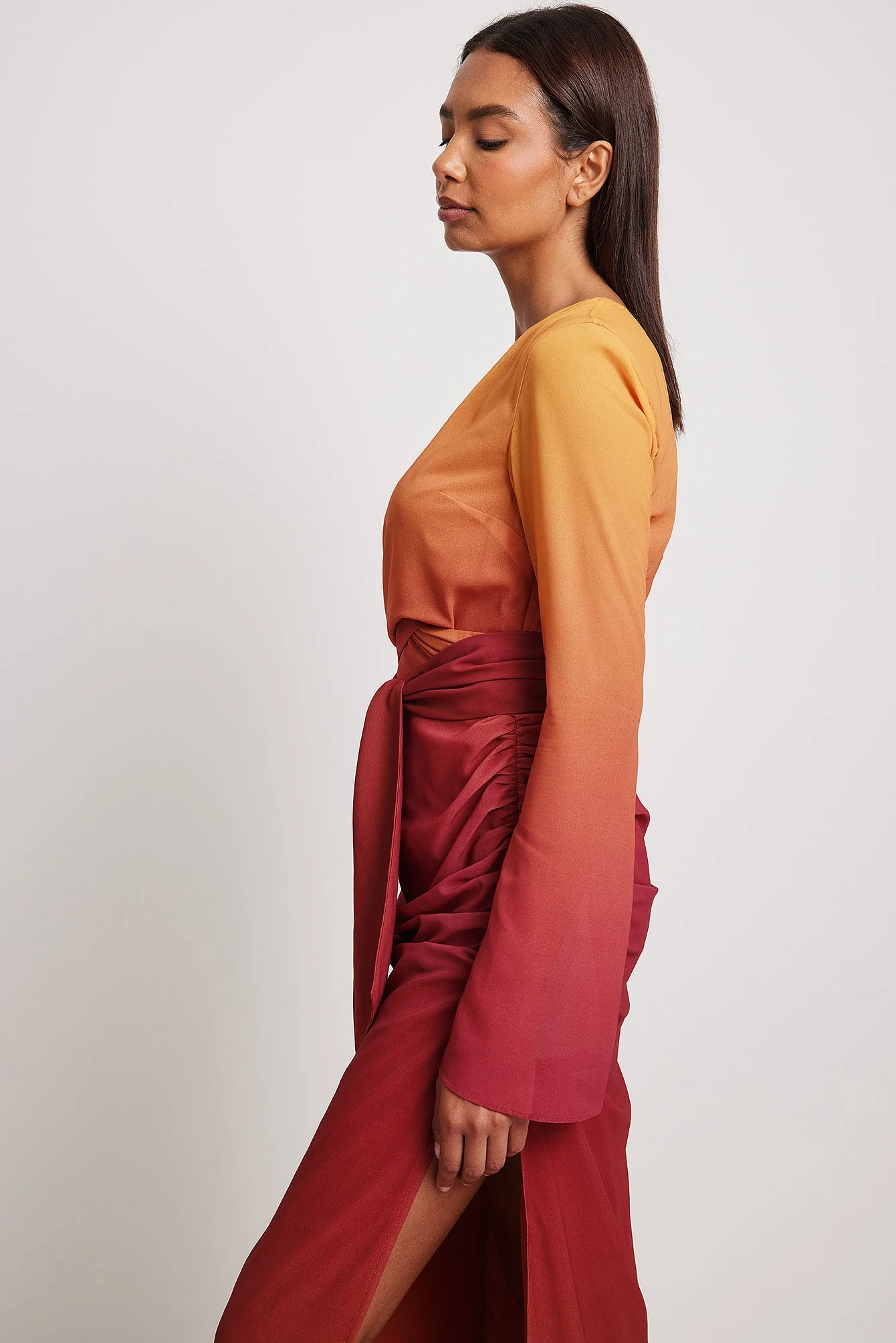 Maxikleid mit Taillendetail