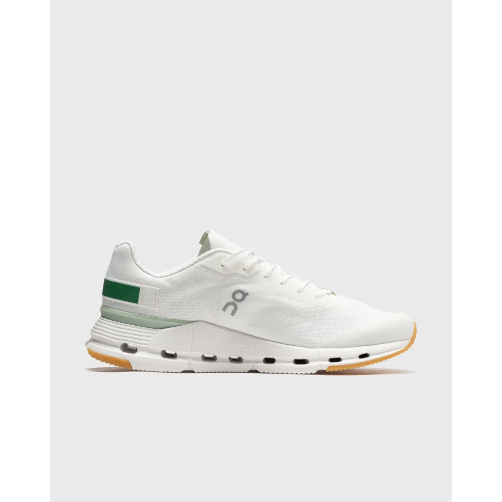 ON Cloudnova Form 26-98222 / weiss