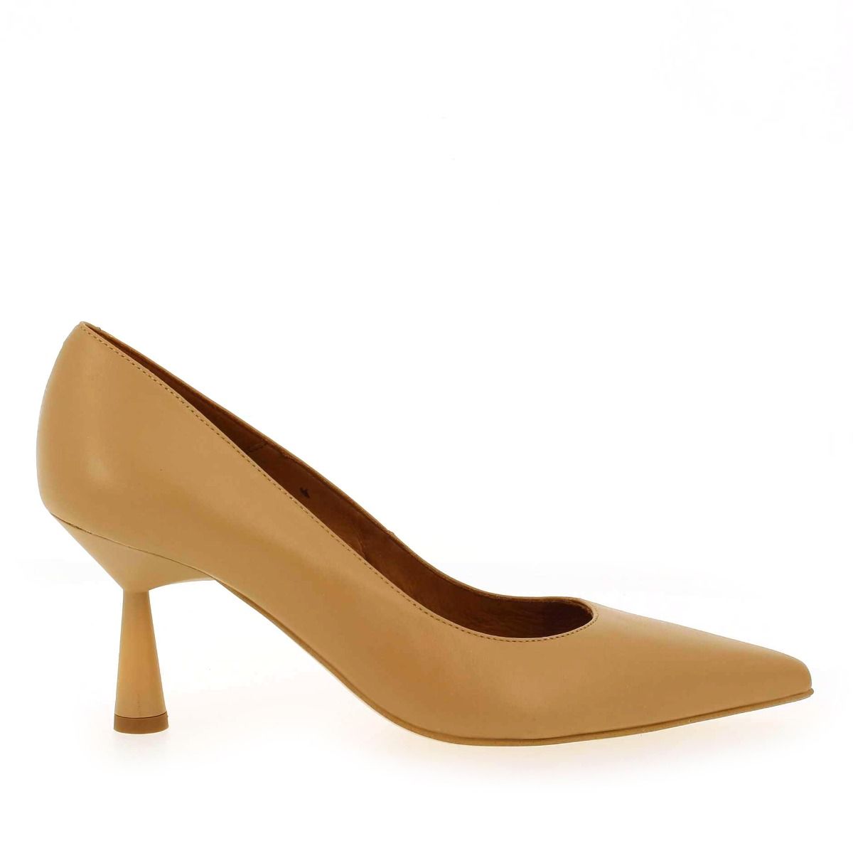 Angel Alarcon  23065-458A - Camel