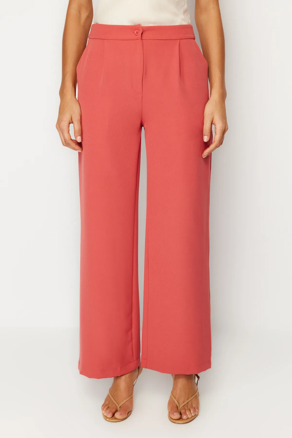 Trendyol Collection  Hellrote Hose mit weitem Bein/weitem Bein aus Webstoff TWOAW22PL0139