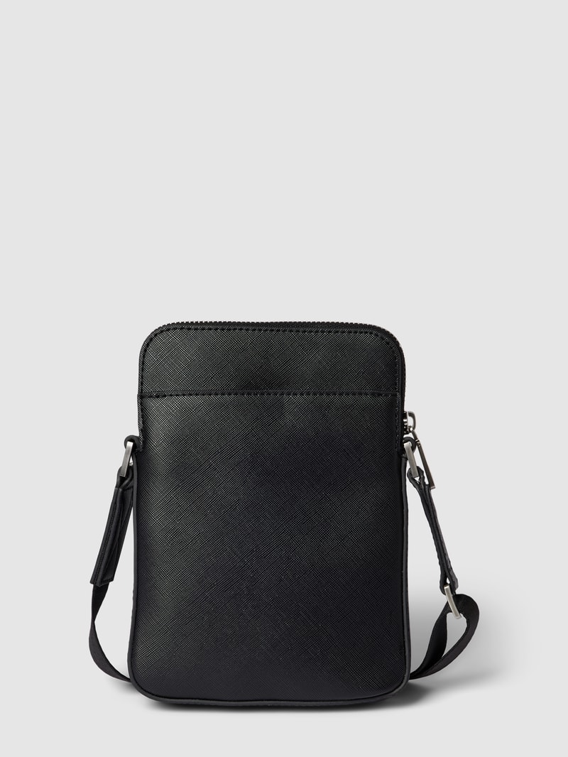 Umhängetasche mit Label-Patch in schwarz