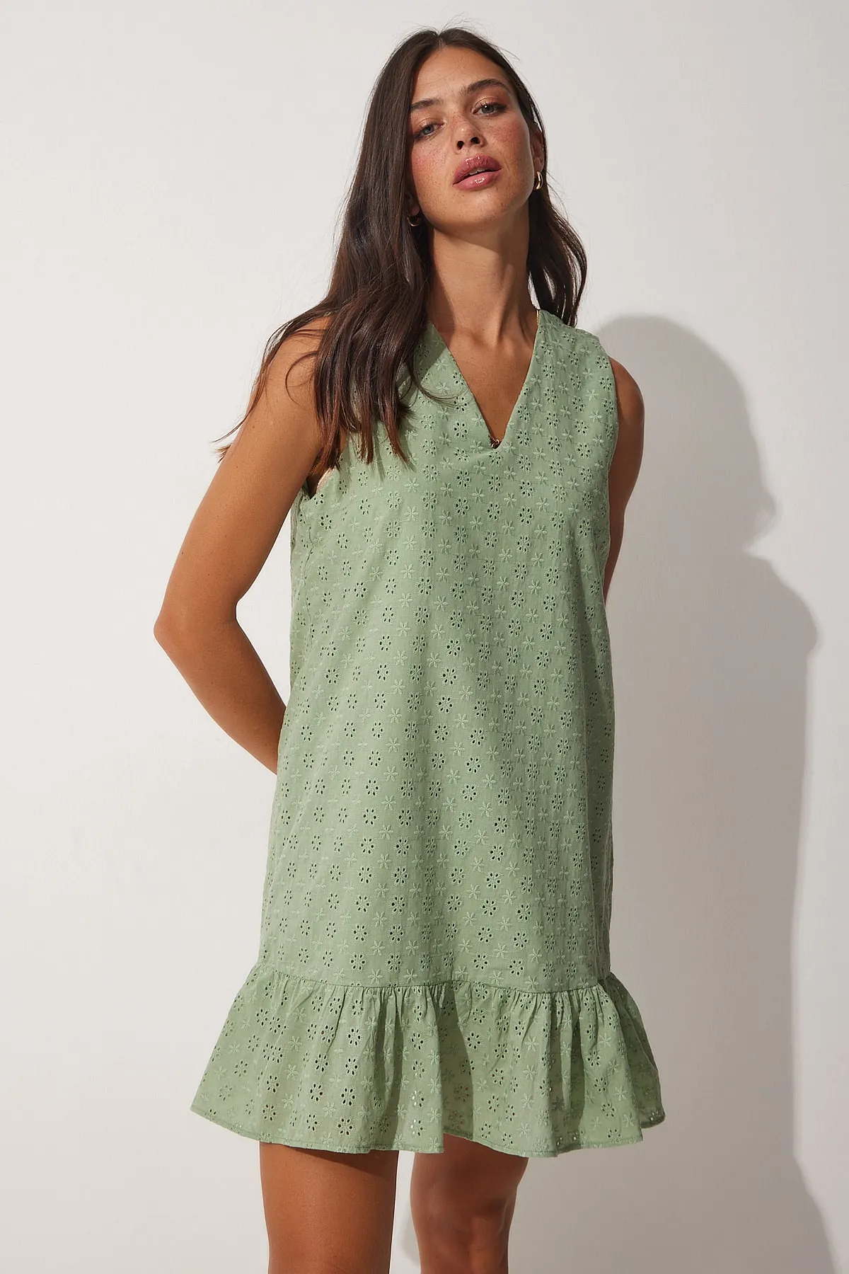 Happiness İstanbul  Grünes, gewelltes Volant-Sommerkleid für Damen DD01177