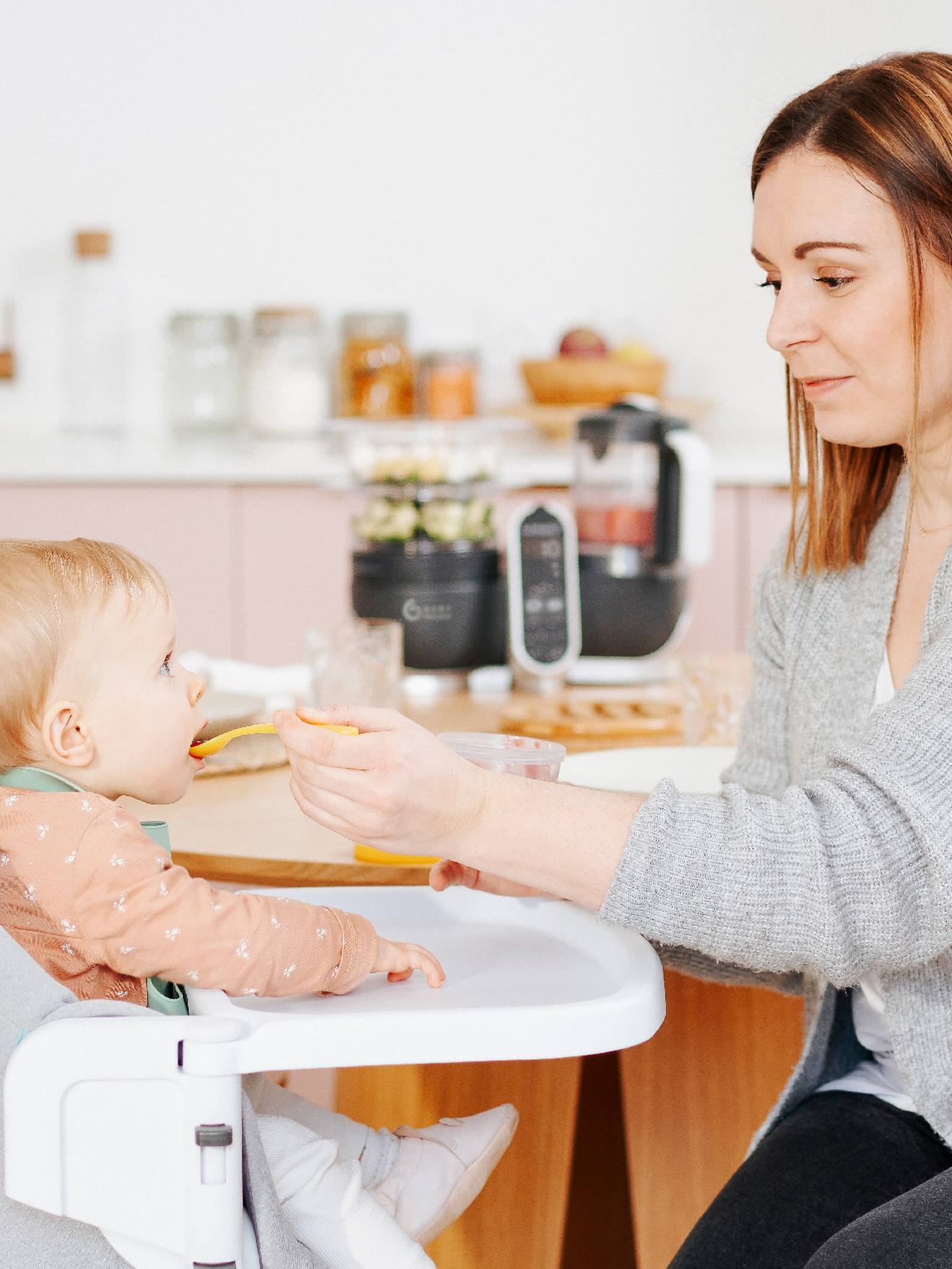 Babymoov Set aus 12 Babybrei-Vorratsdosen + 3 Babylöffeln BABYBOL BABYMOOV - farblich sortiert